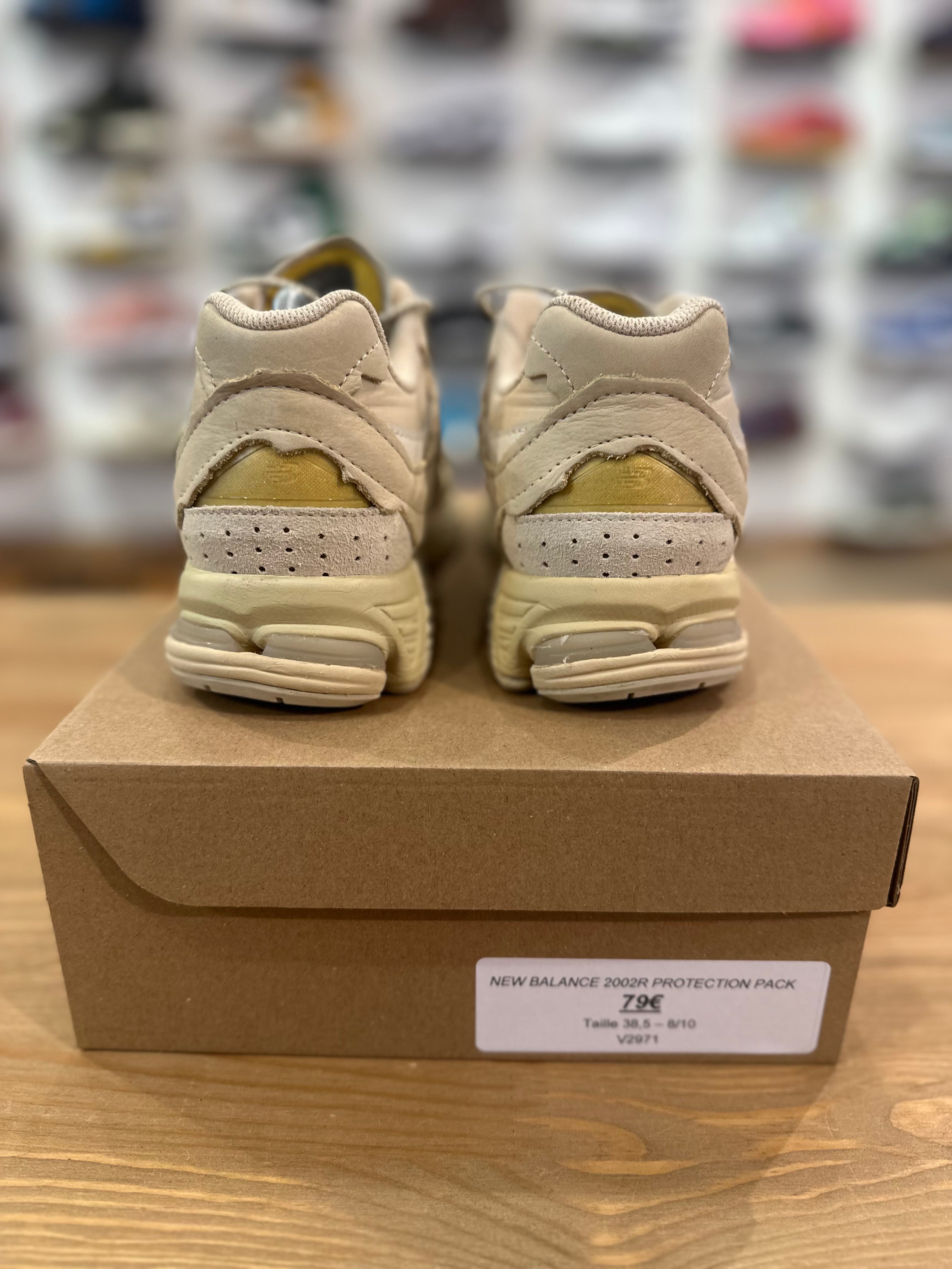 New balance 2002r protection pack ( taille 38,5 )