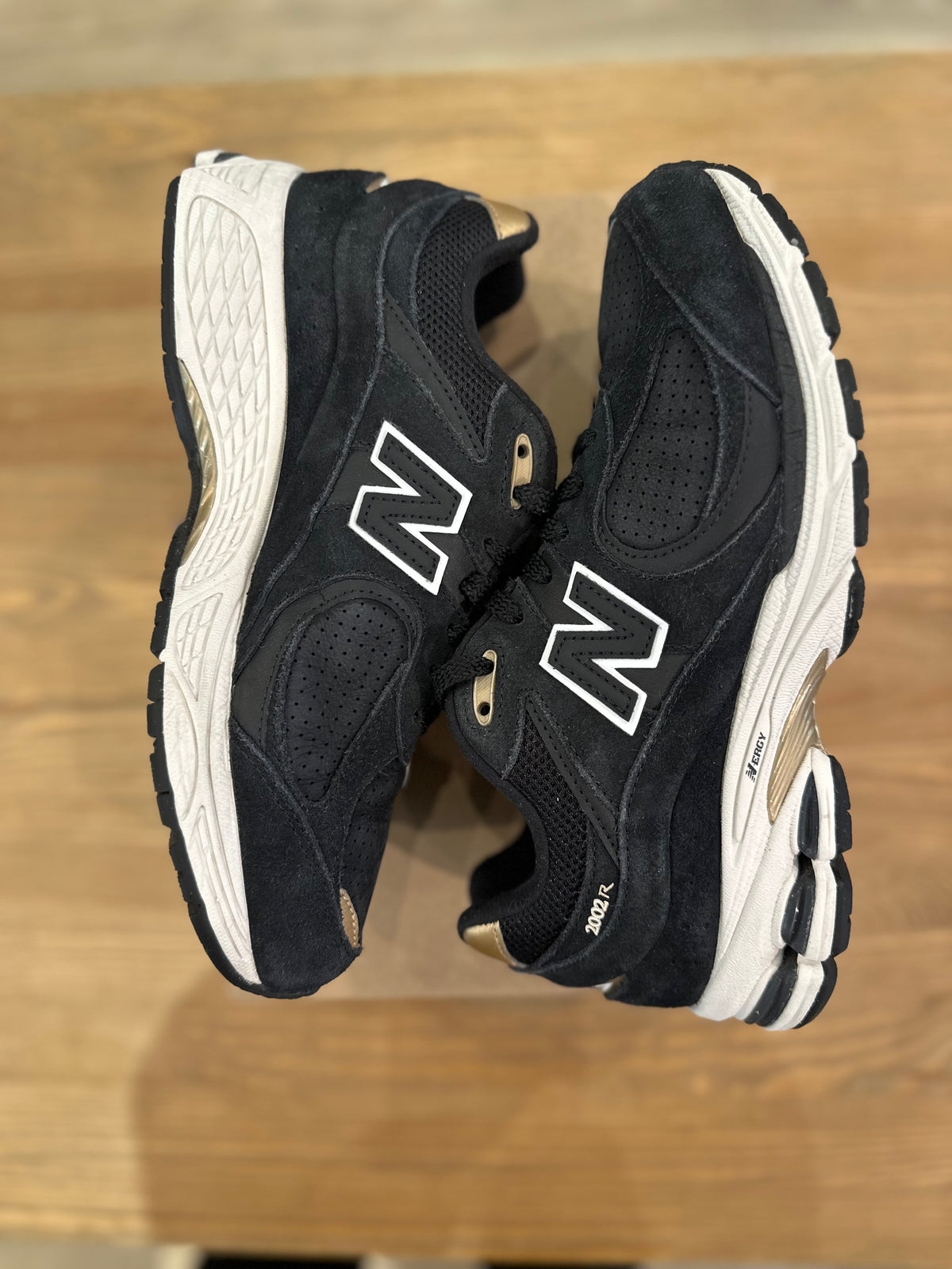 New balance 2002r foot locker 50th ( taille 41,5 )