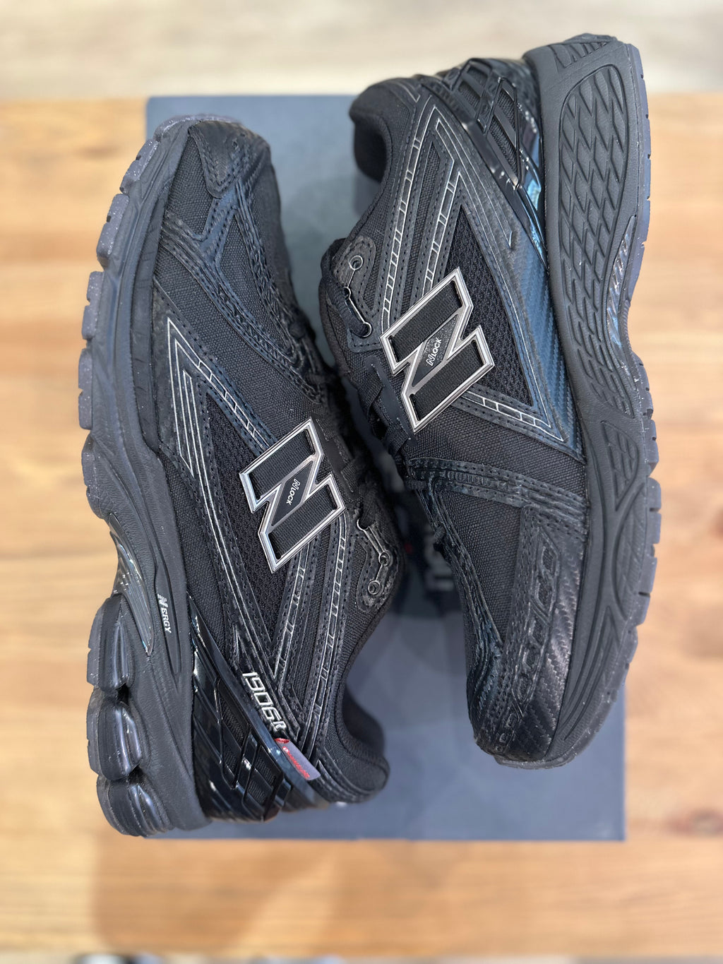 New balance 1906r black Silver ( taille 44,5 )