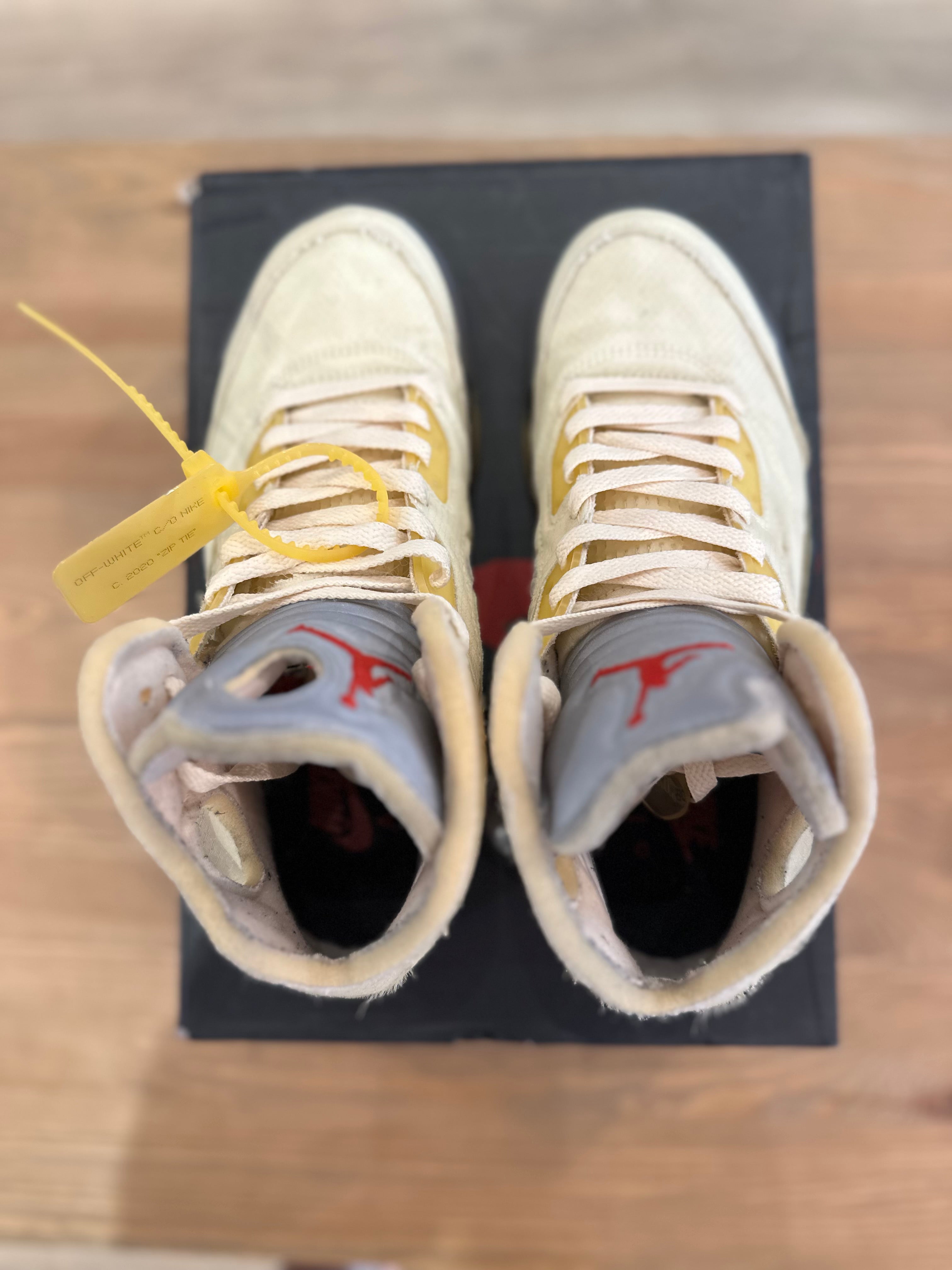 Nike Jordan 5 rétro off White sail ( taille 42 )