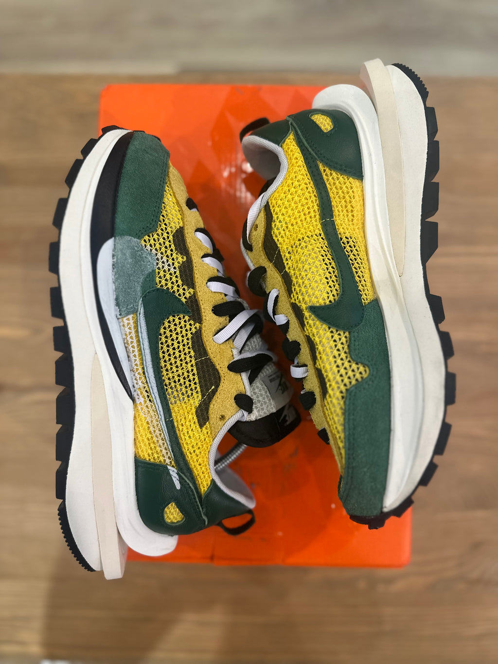 Nike vaporwaffle sacai tour yellow ( taille 39 )