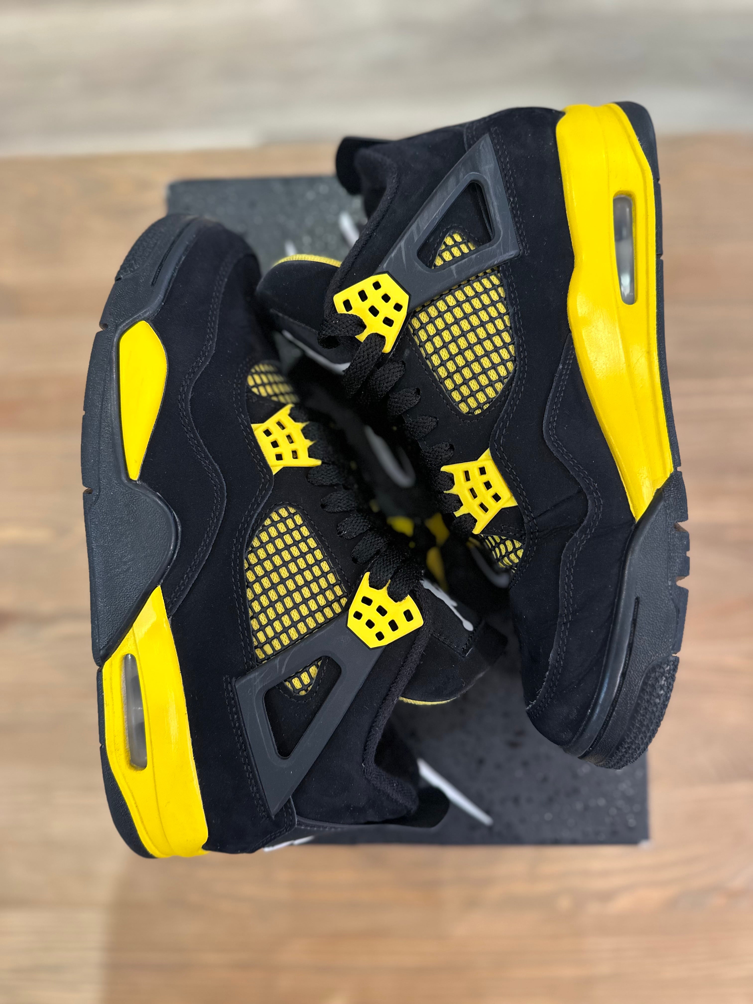 Nike Jordan 4 rétro yellow thunder ( taille 41 )