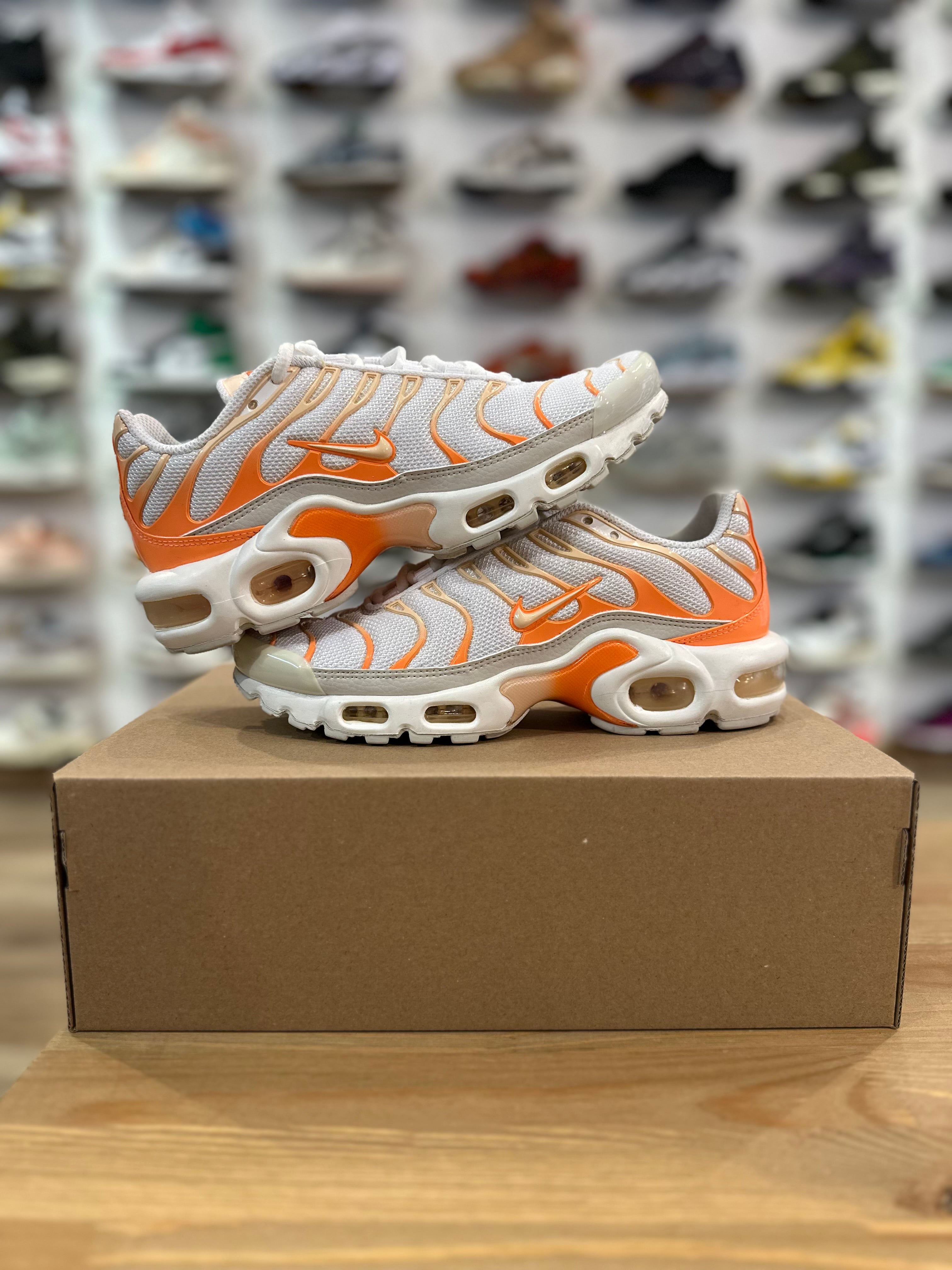 Nike air Max plus atomic orange