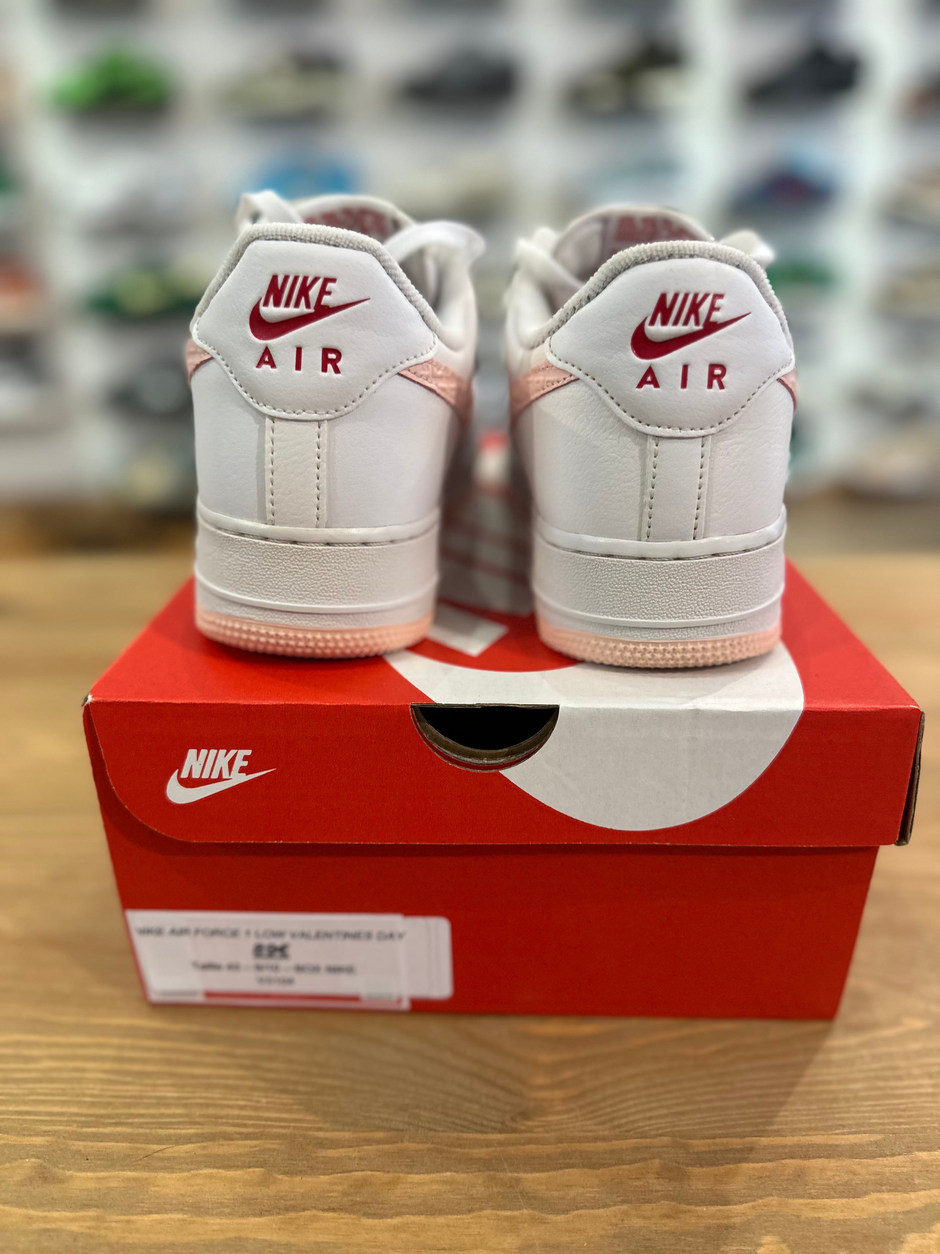 Nike air force 1 low valentines day ( taille 43 )