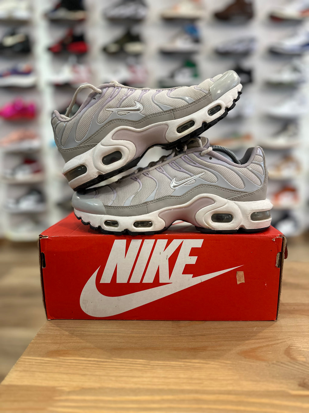 Nike air Max plus platinium violet ( taille 38,5 )