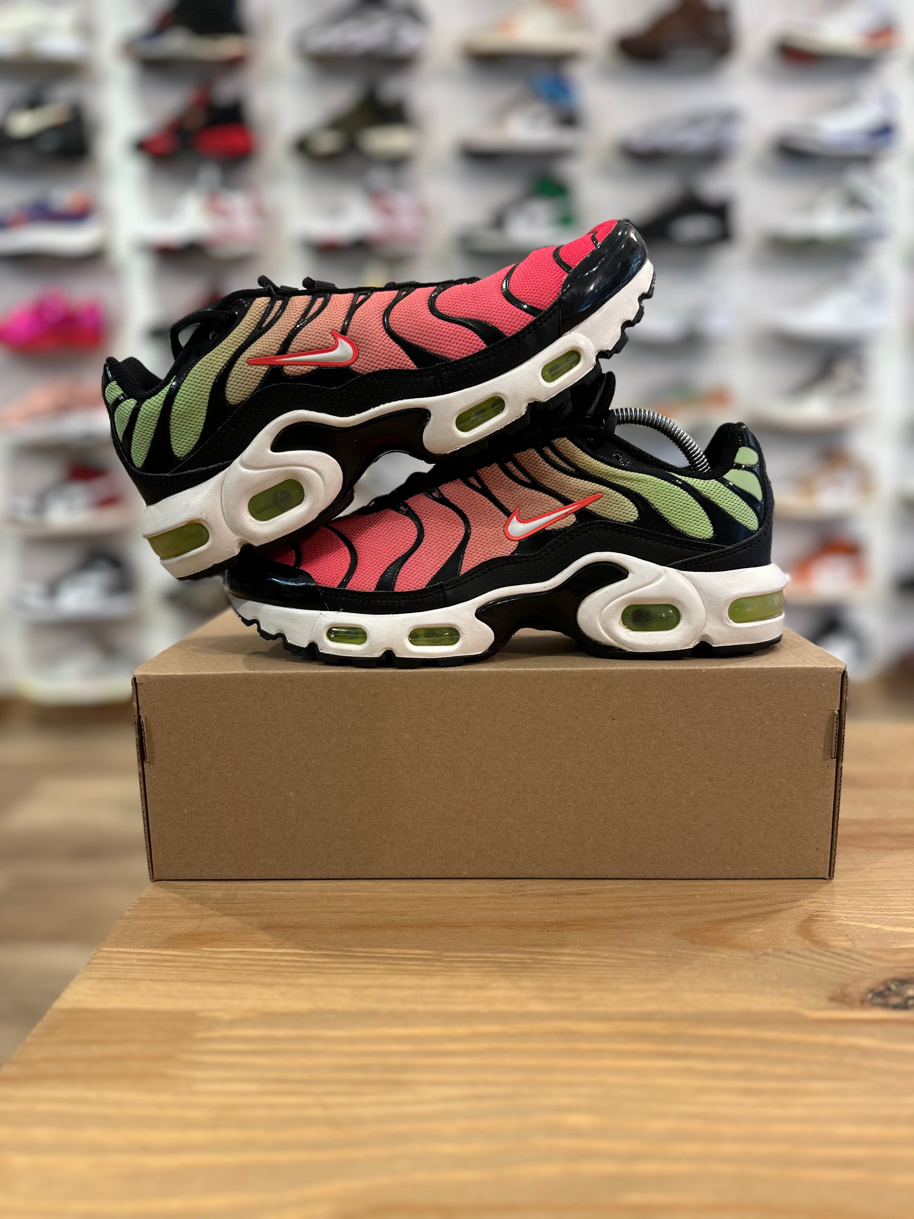 Nike air Max plus Green strike flash ( taille 39 )