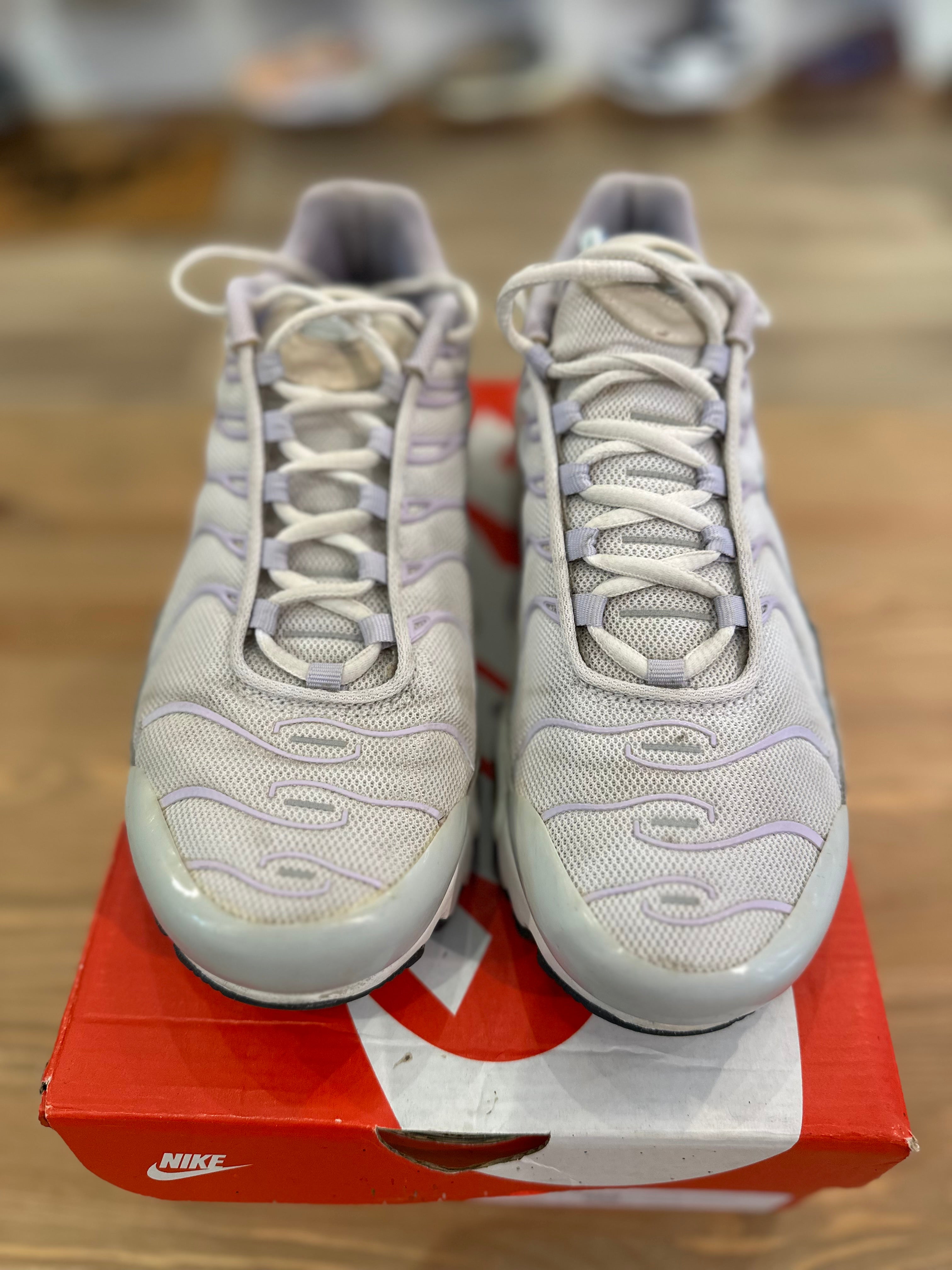 Nike air Max plus platinium violet ( taille 38,5 )