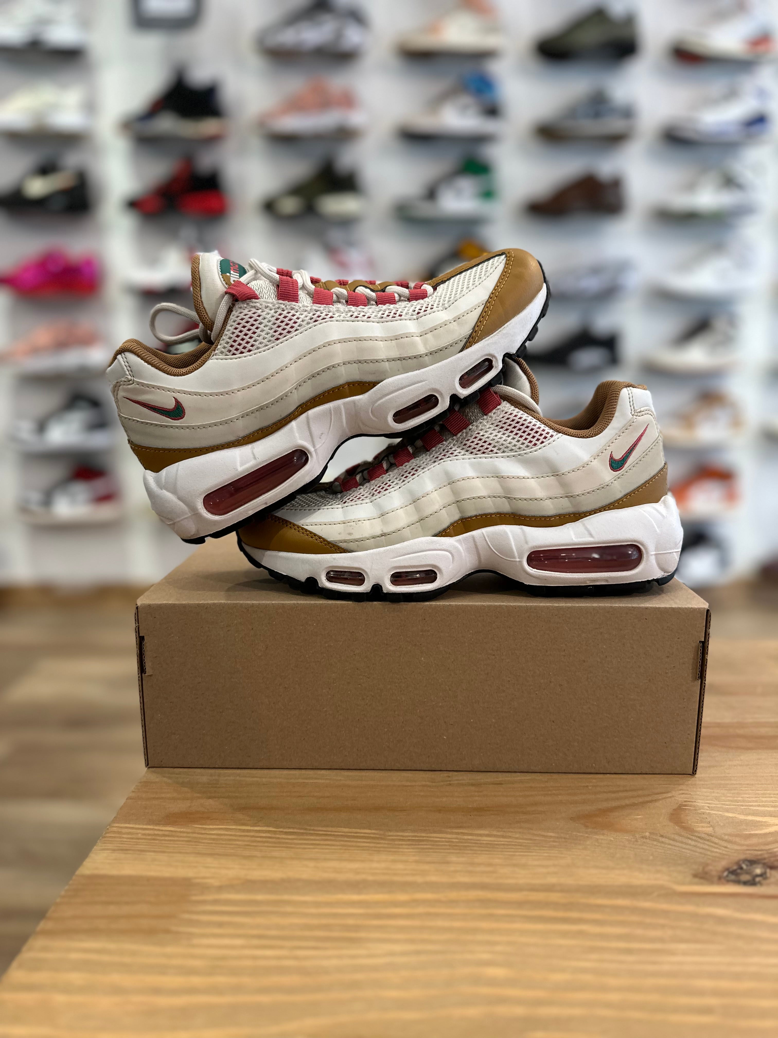 Nike air Max 95 powerwall ( taille 38 )