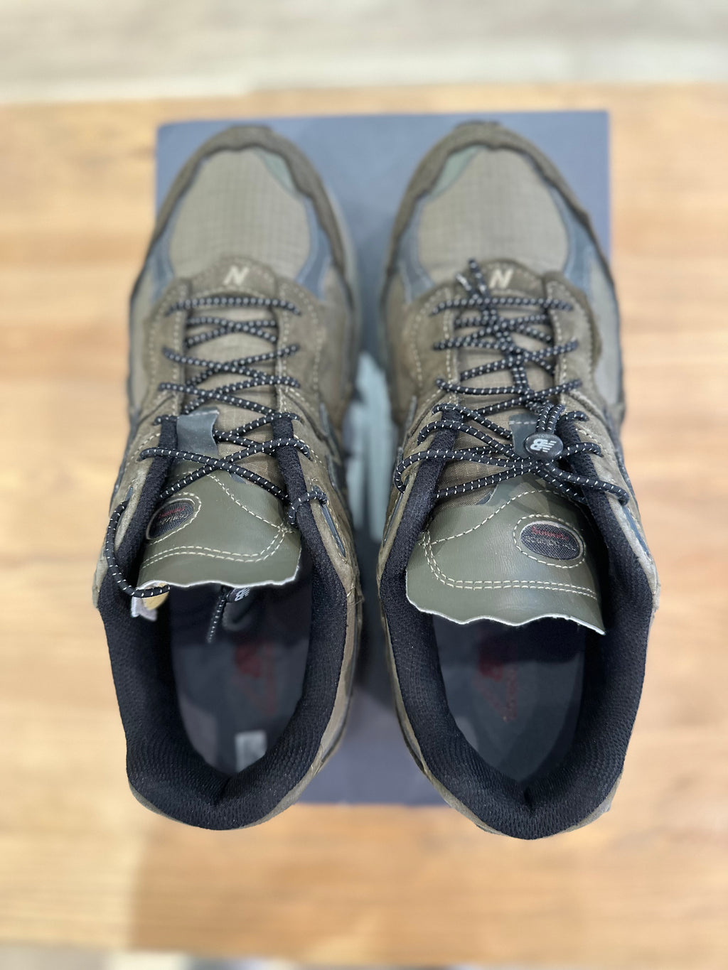 New balance 2002R protection pack dark Moss ( taille 44 )