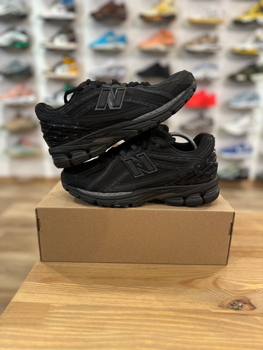 New balance 1906r triple black ( taille 39,5 )