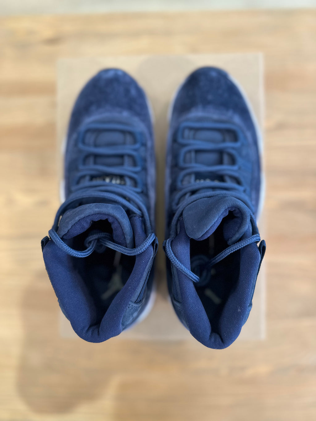 Nike Jordan 11 rétro midnight navy ( taille 37,5 )