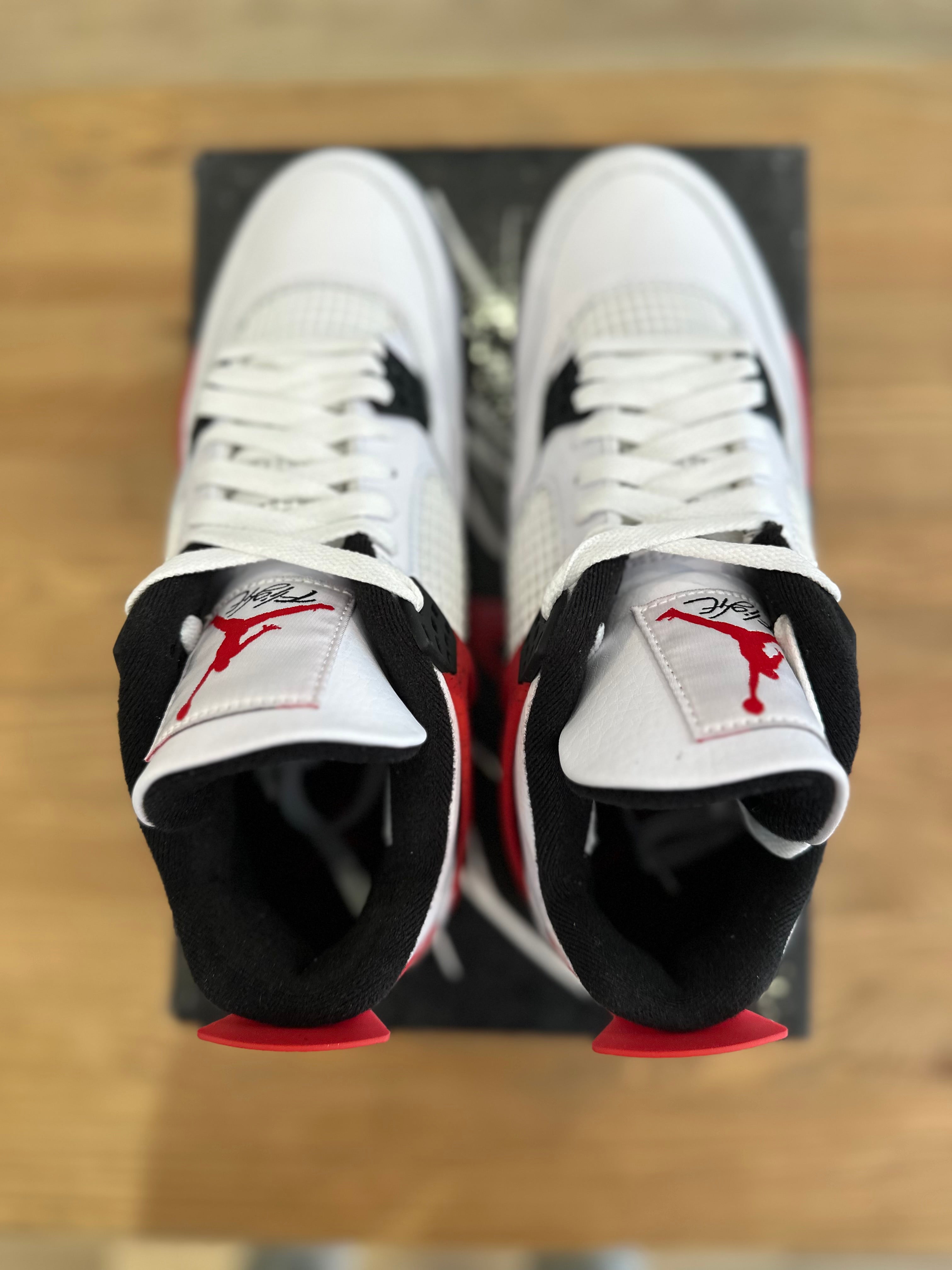 Nike Jordan 4 rétro red cément ( taille 42 )