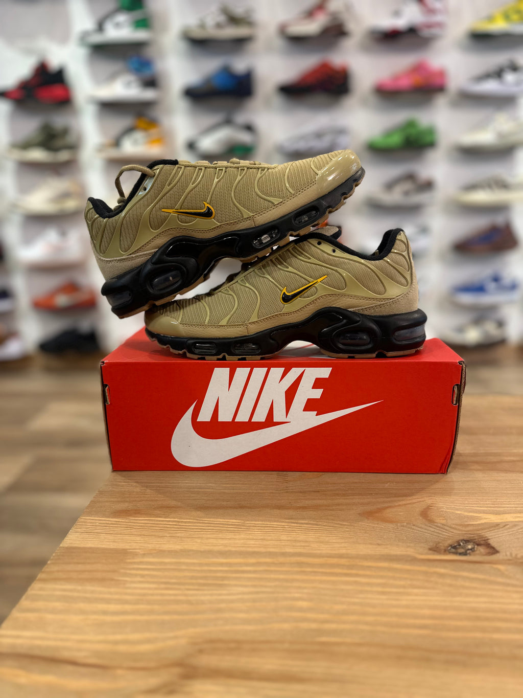 Nike air Max plus gold black gum ( taille 40,5 )