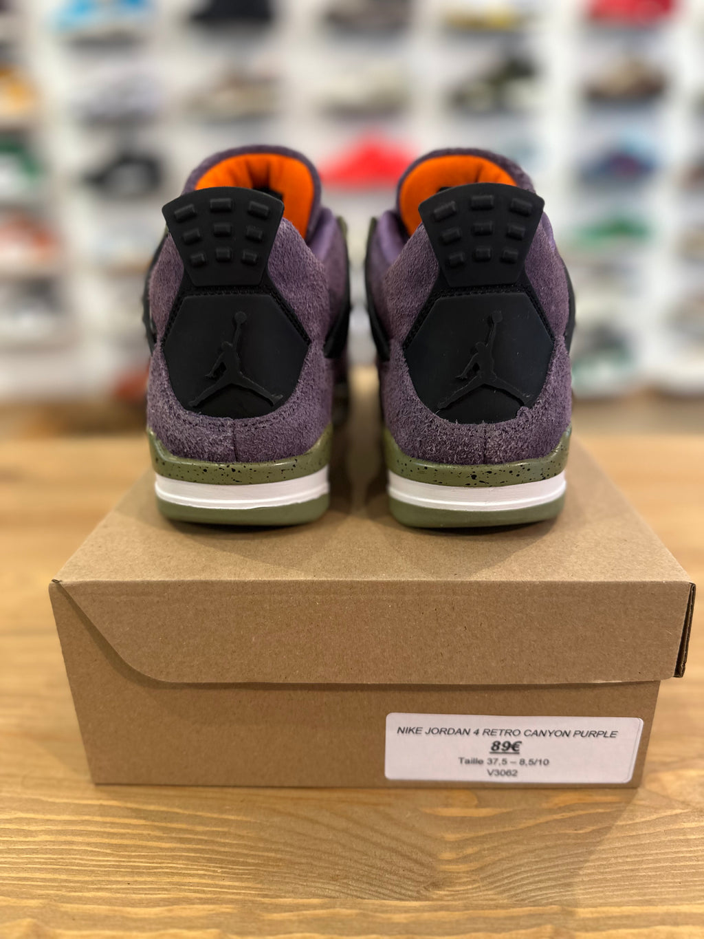 Nike Jordan 4 rétro canyon purple ( taille 37,5 )