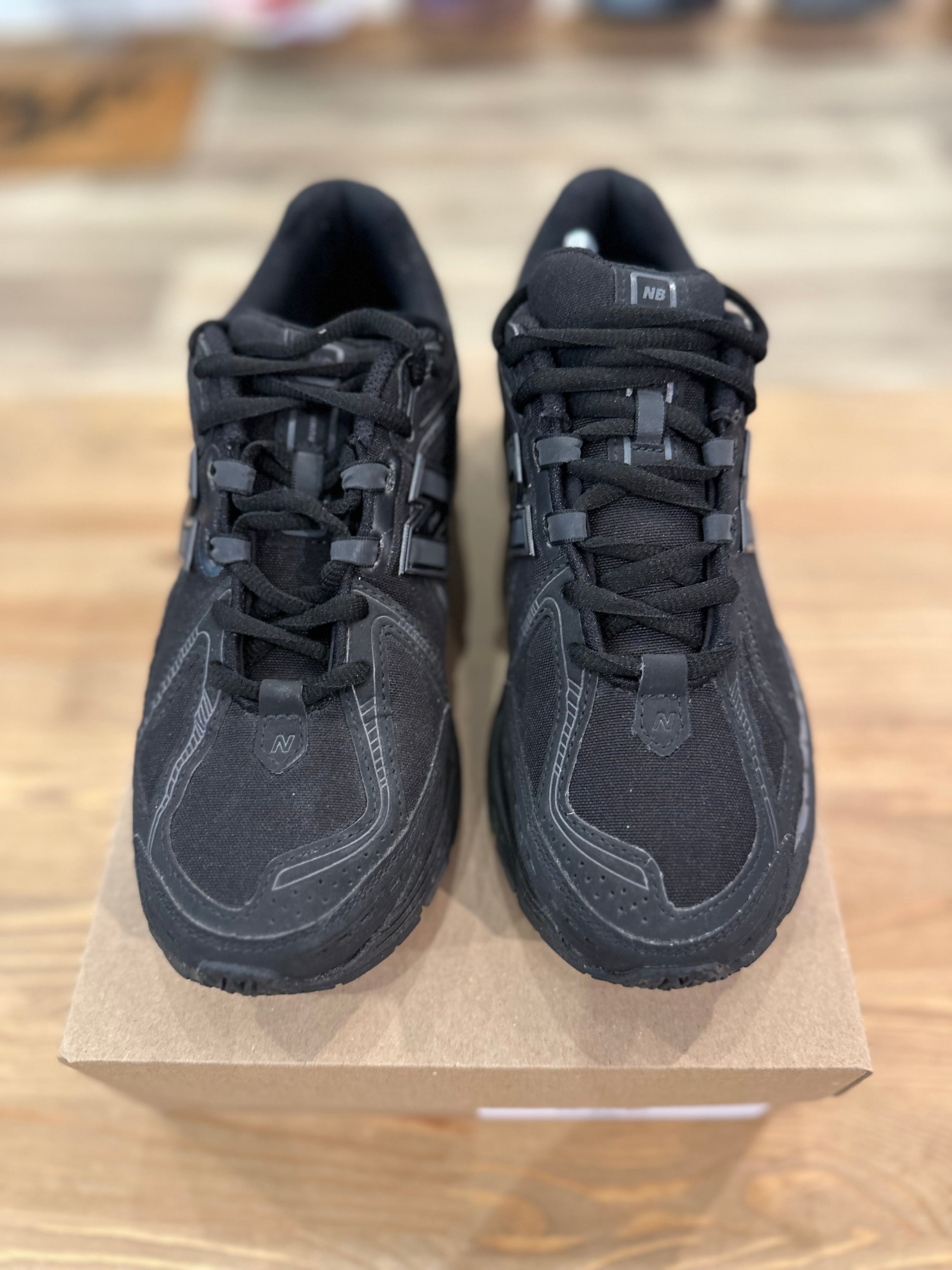 New balance 1906r triple black ( taille 39,5 )