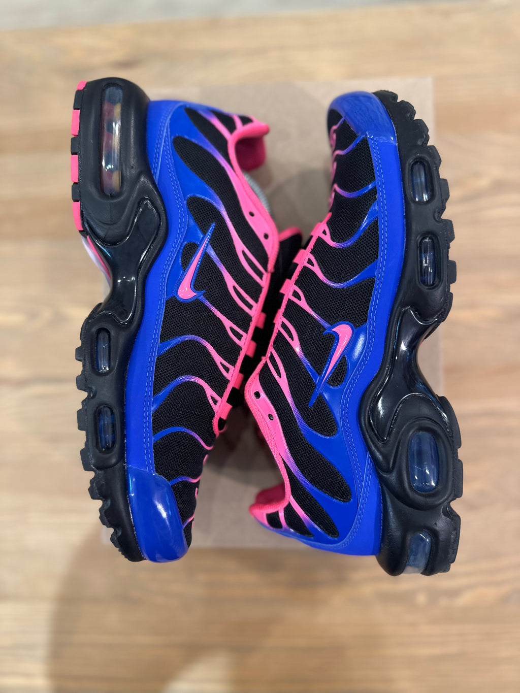 Nike air Max plus black racer blue hyper pink ( taille 40 )