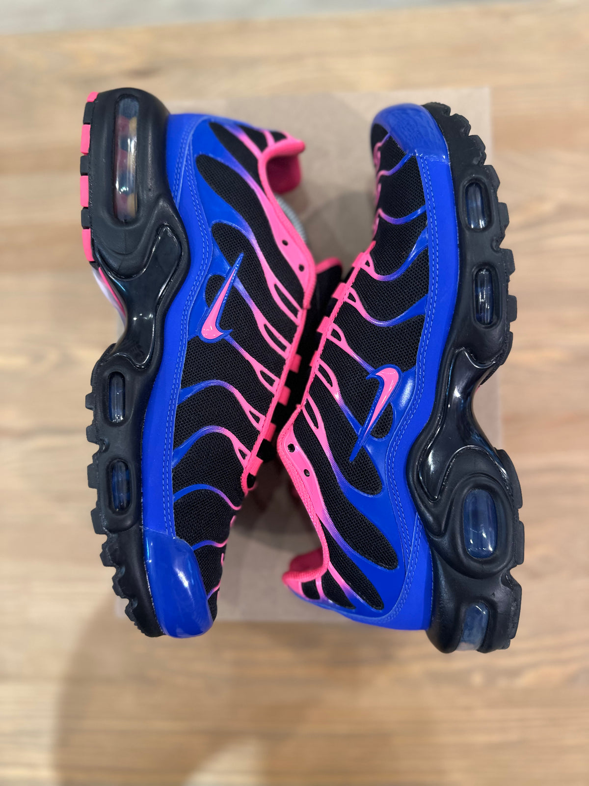 Nike air Max plus black racer blue hyper pink ( taille 40 )