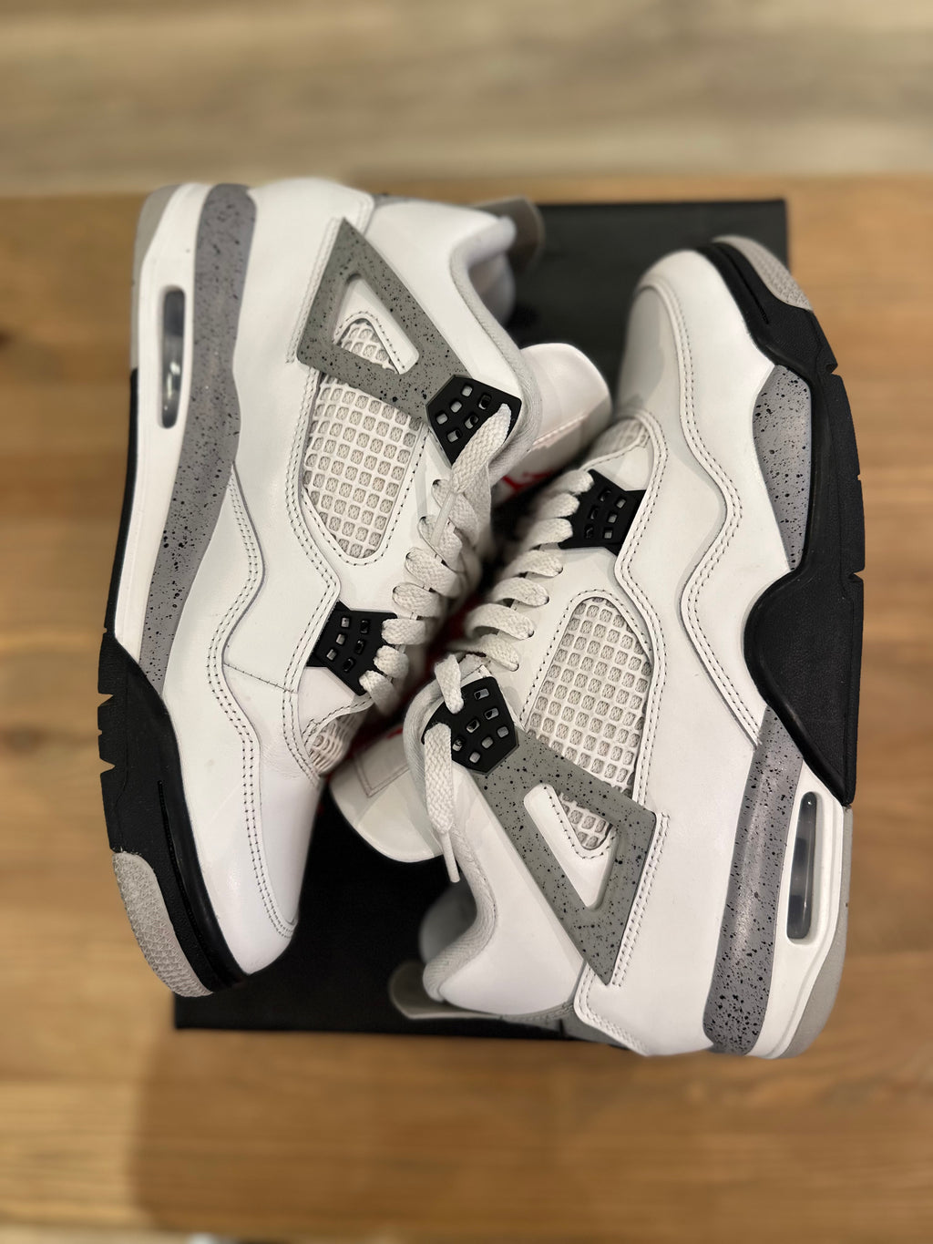 Nike Jordan 4 rétro White cément ( taille 44 )