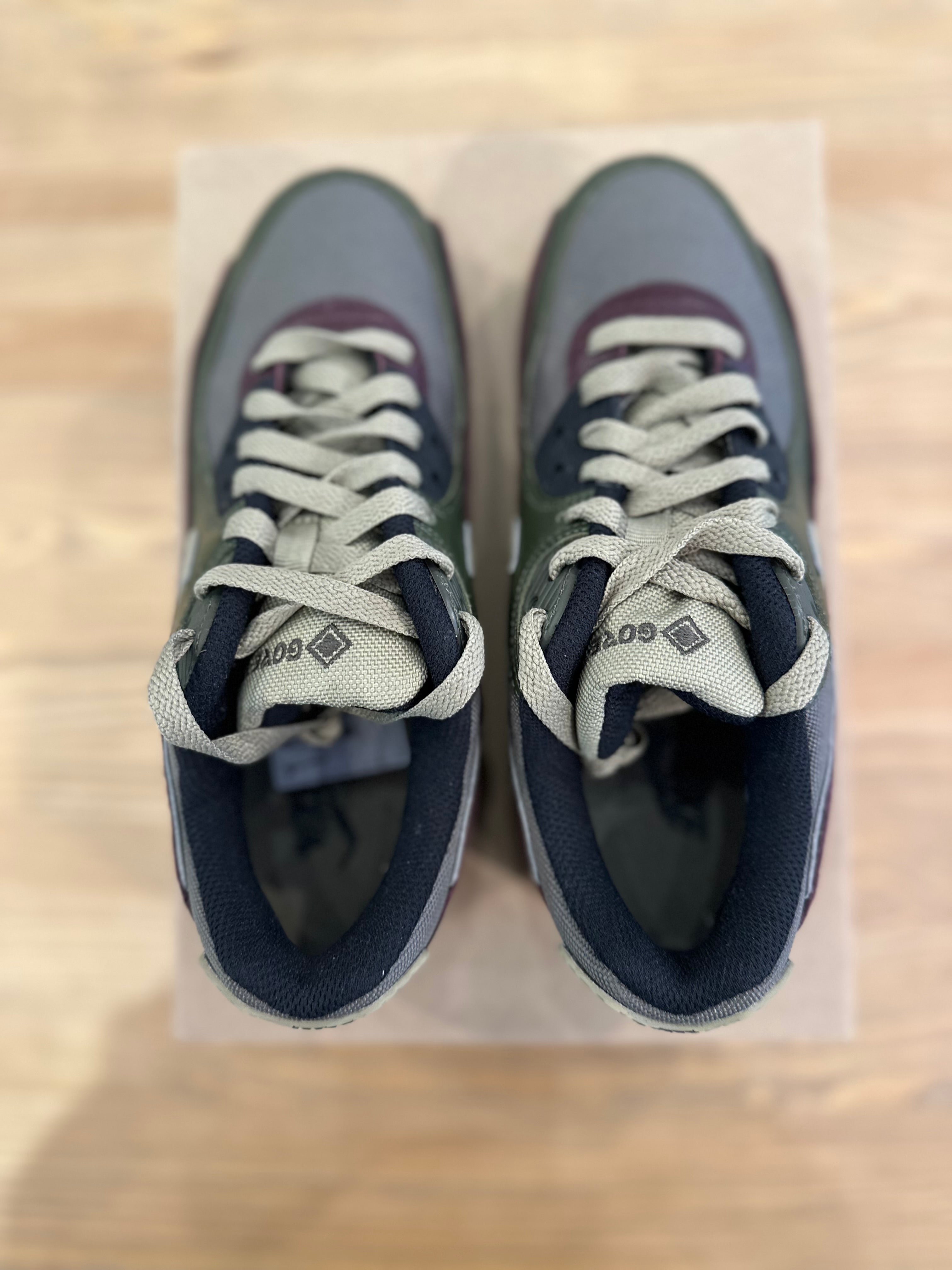 Nike air Max 90 goretex olive ( taille 37,5 )