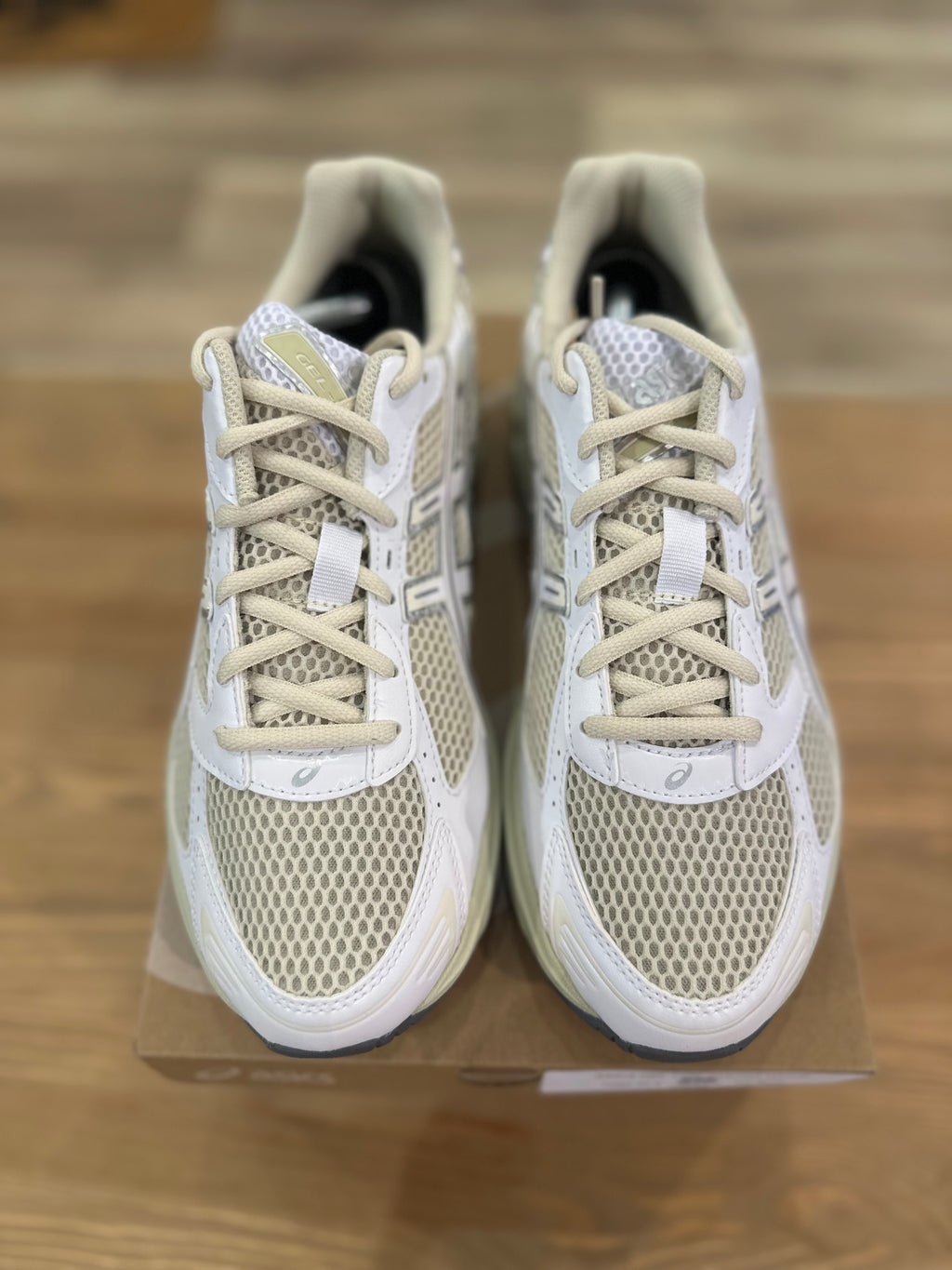 Asics gel 1130 oyster white ( taille 42,5 )