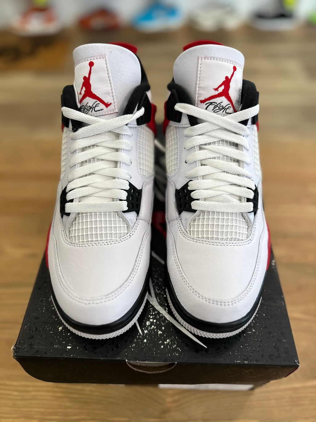 Nike Jordan 4 rétro red cément ( taille 42 )