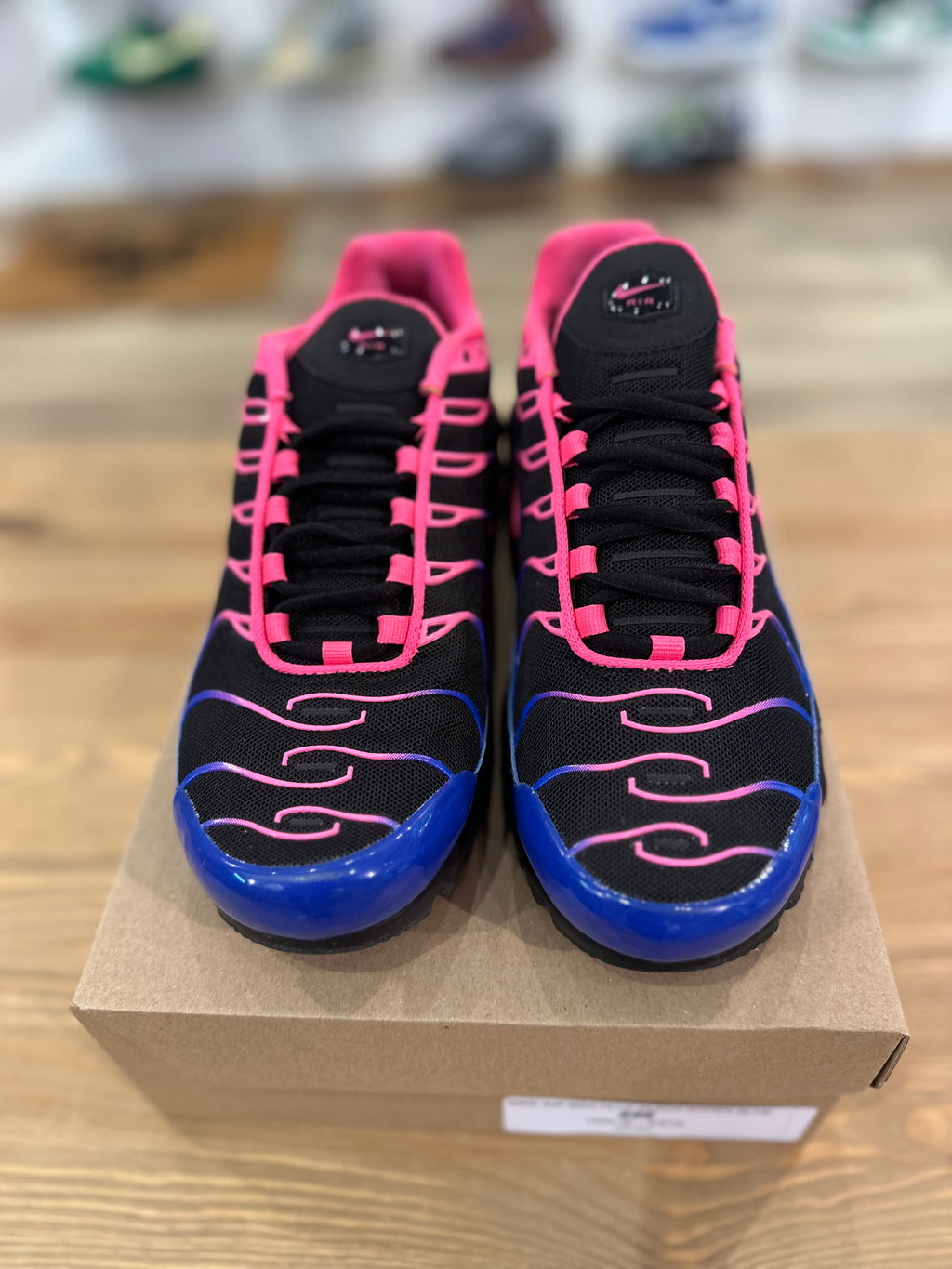 Nike air Max plus black racer blue hyper pink ( taille 40 )