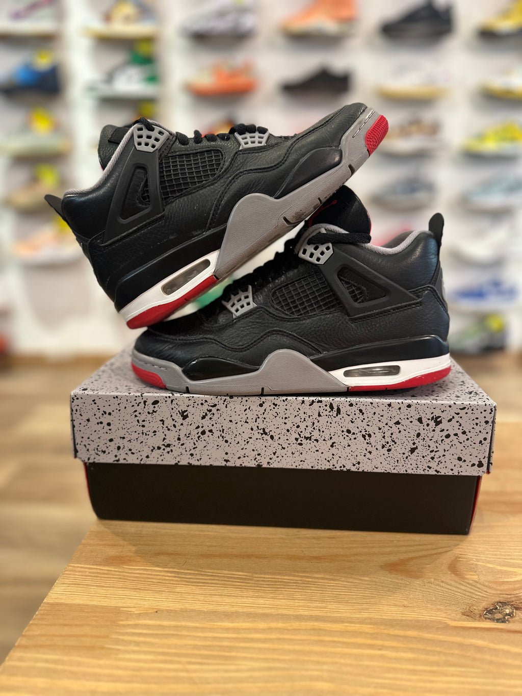 Nike Jordan 4 rétro bred reimagined ( taille 39 )