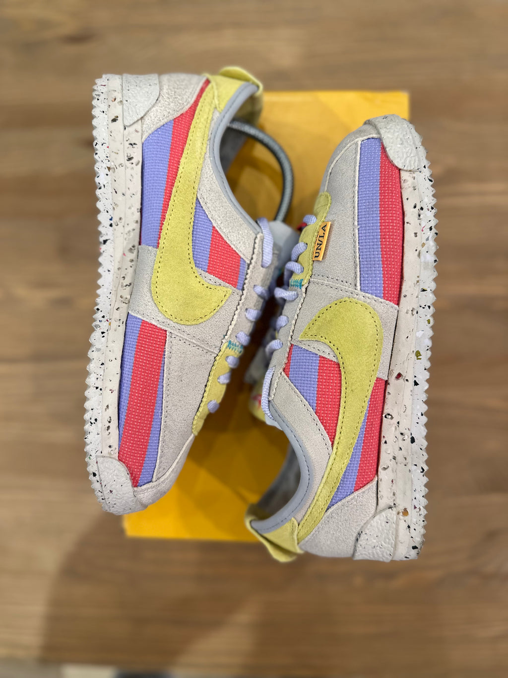 Nike Cortez union lemon frost ( taille 37,5 )
