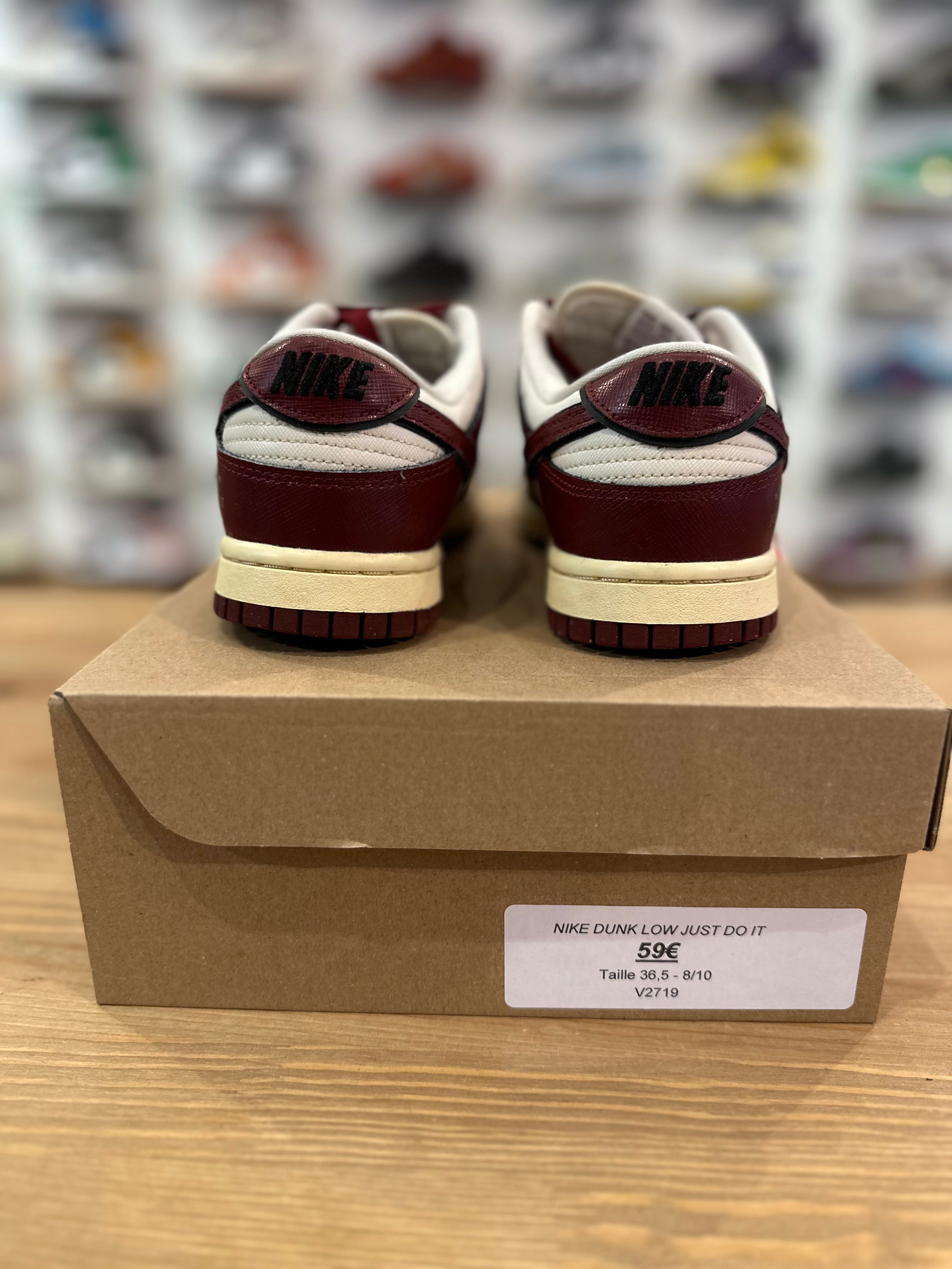 Nike dunk low just do it