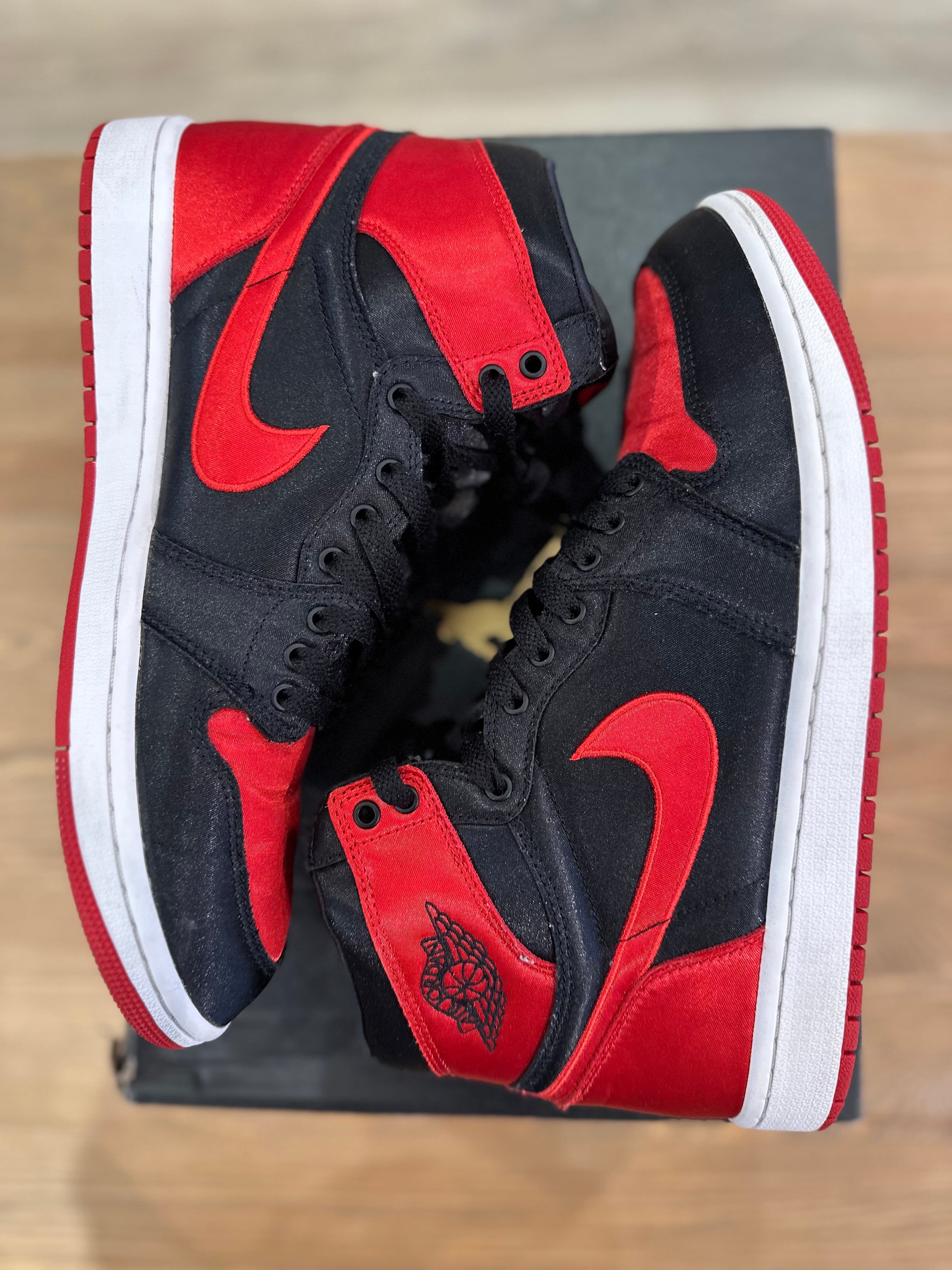 Nike Jordan 1 high satin bred ( taille 44 )