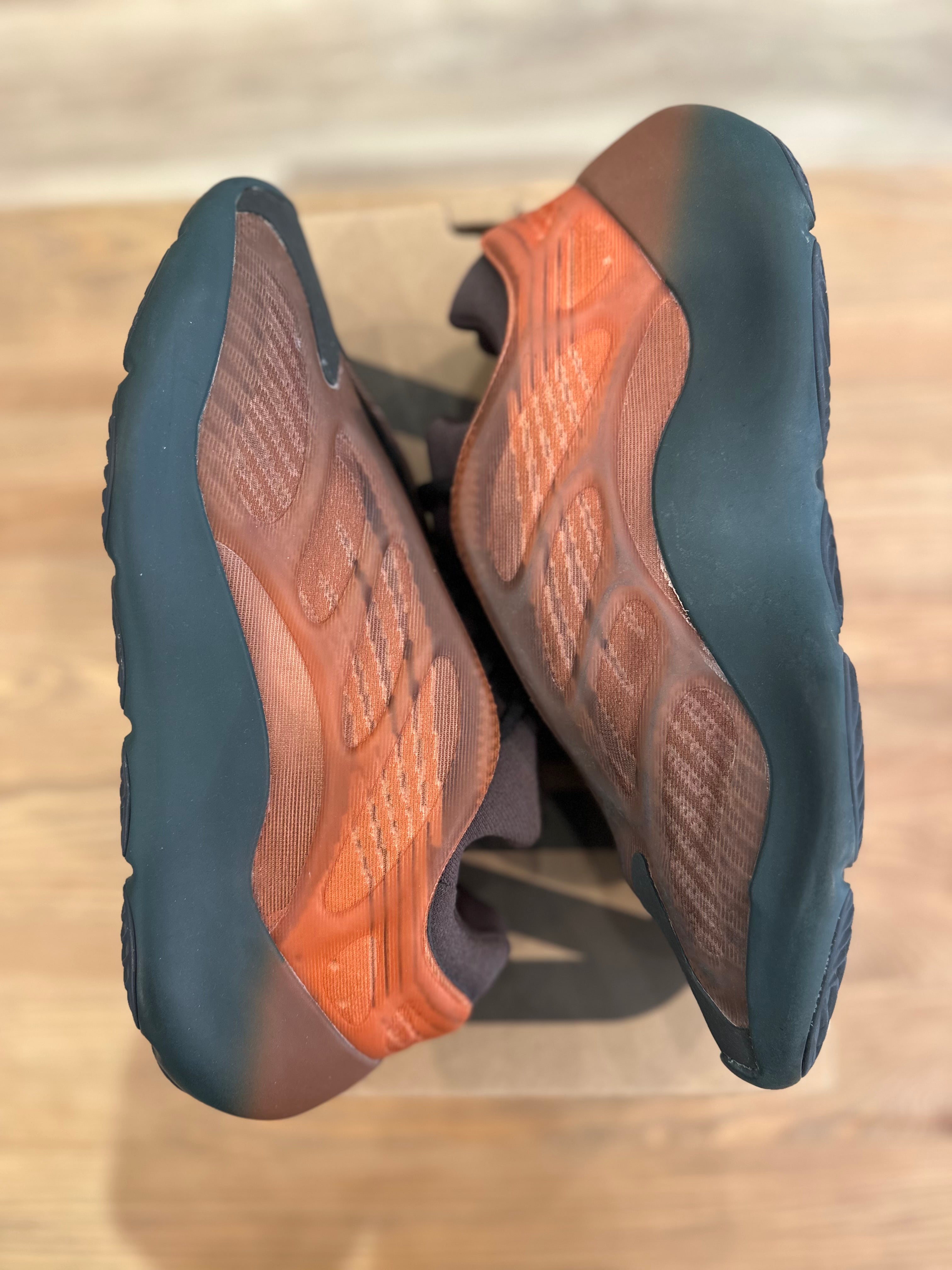 Adidas Yeezy 700 v3 Copper fade ( taille 44 2/3 )