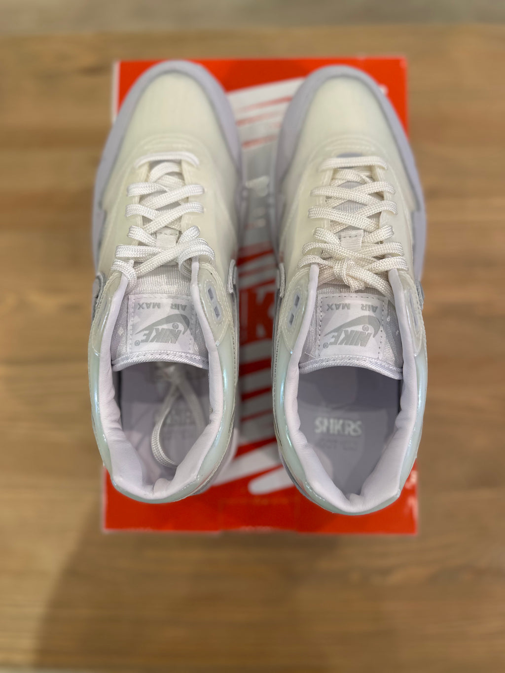 Nike air Max 1 SNKRS day ( taille 40,5 )