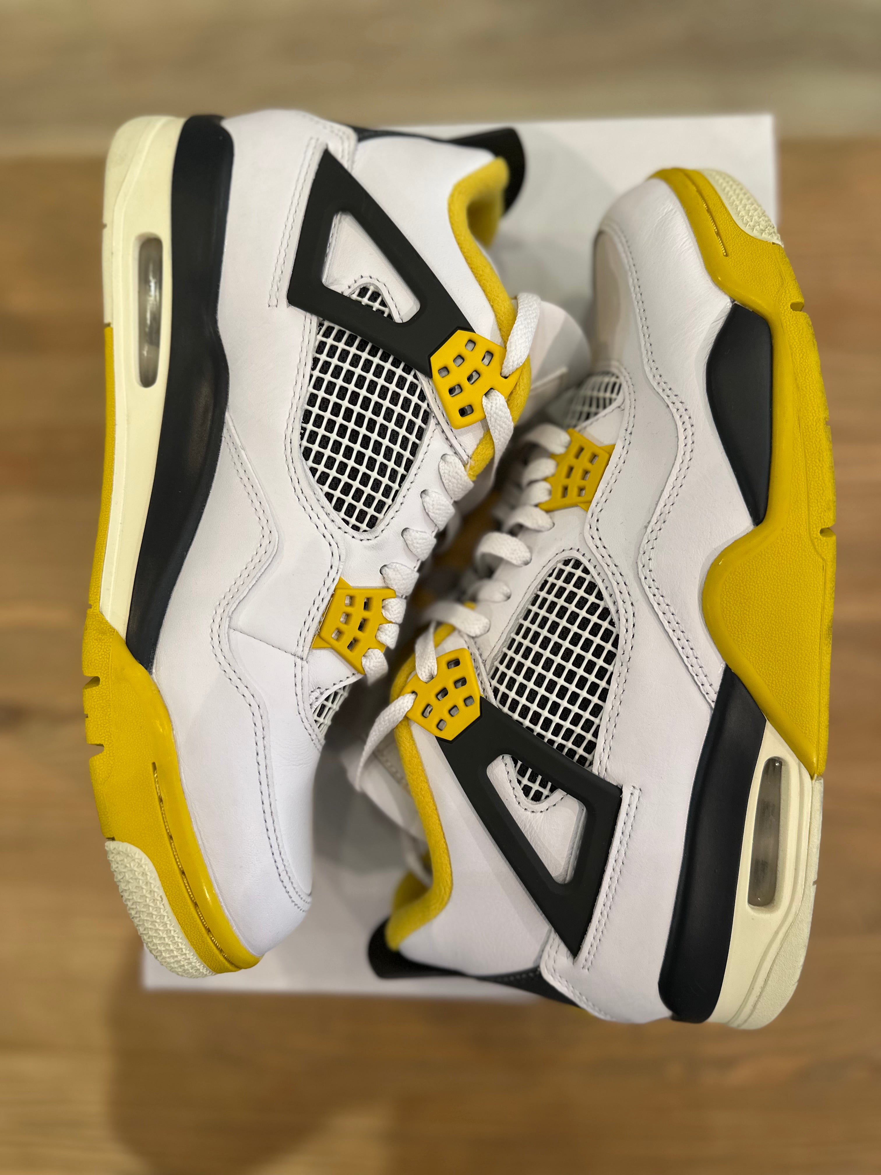 Nike Jordan 4 rétro vivid sulfur ( taille 44 )
