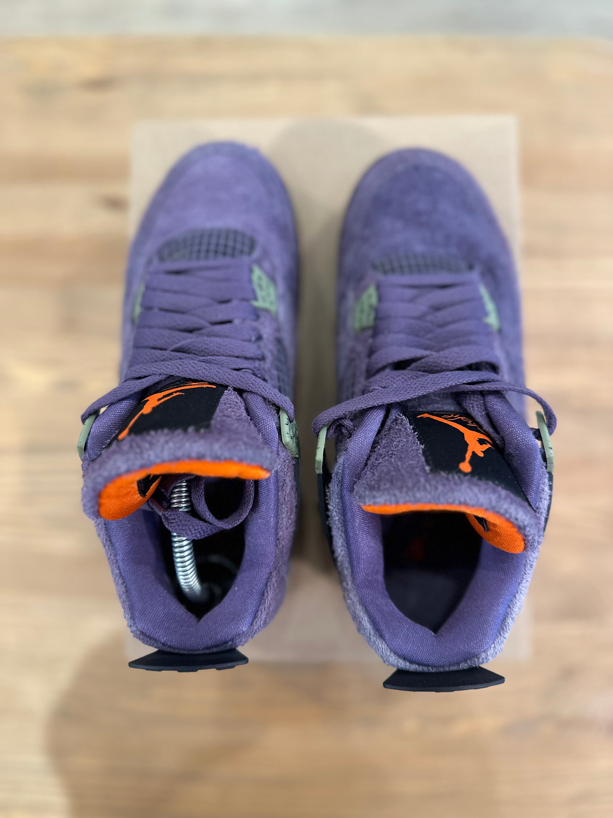 Nike Jordan 4 Rétro canyon purple ( taille 38 )