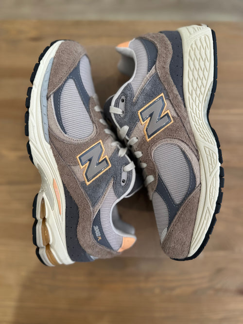 New balance 2002R mushroom hazy ( taille 41,5 )