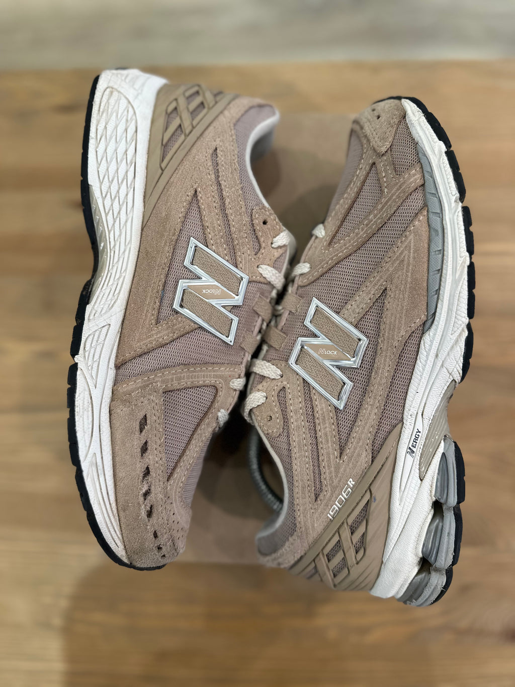 New balance 1906r mindful grey ( taille 42,5 )