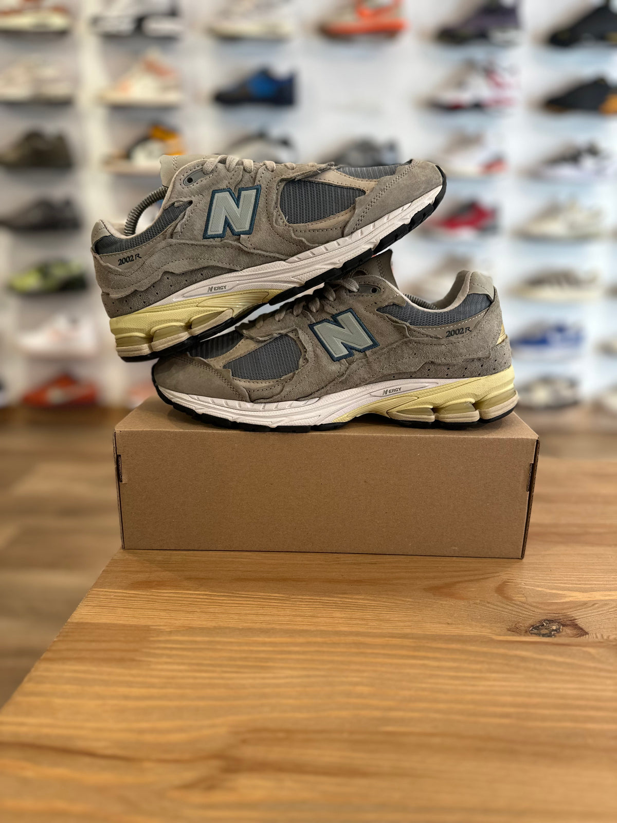 New balance 2002r protection pack mirage grey ( taille 42 )