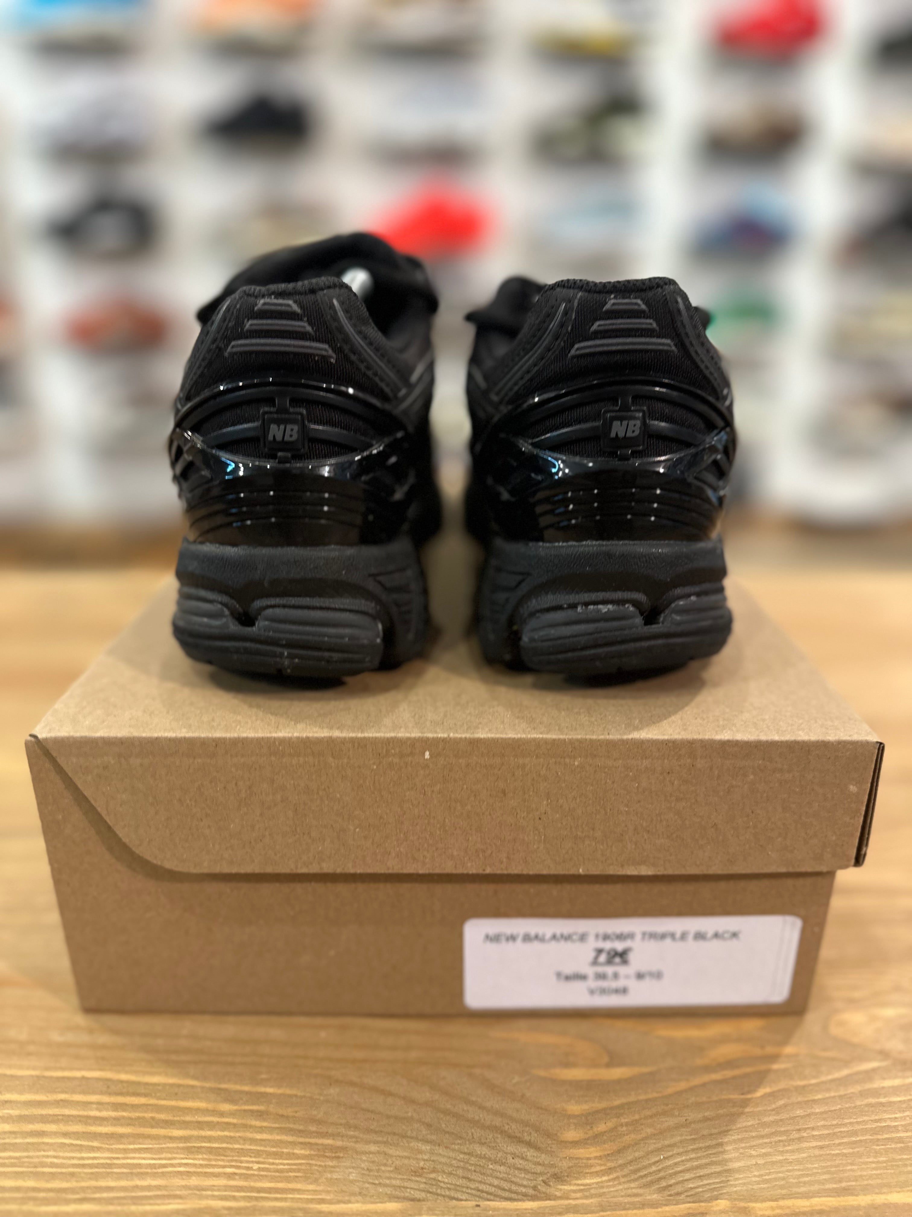 New balance 1906r triple black ( taille 39,5 )