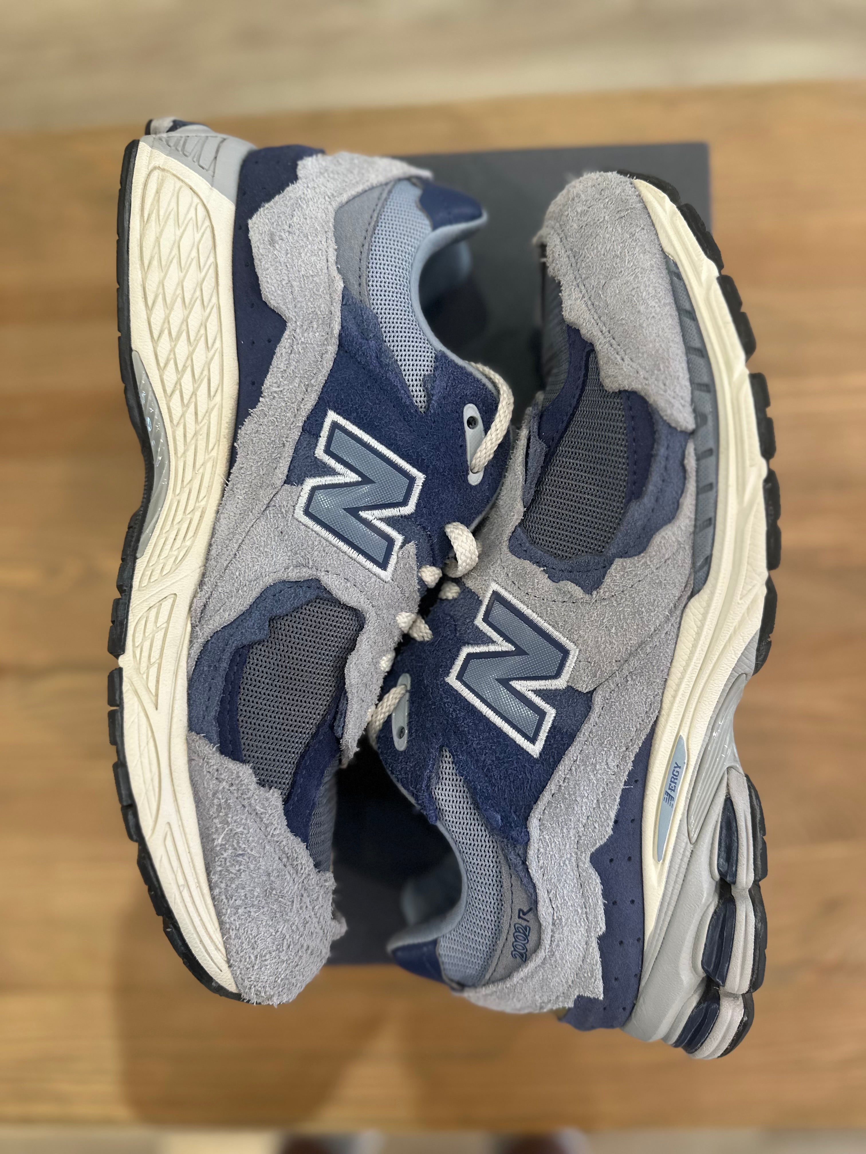 New balance 2002r protection pack light artic grey ( taille 45 )