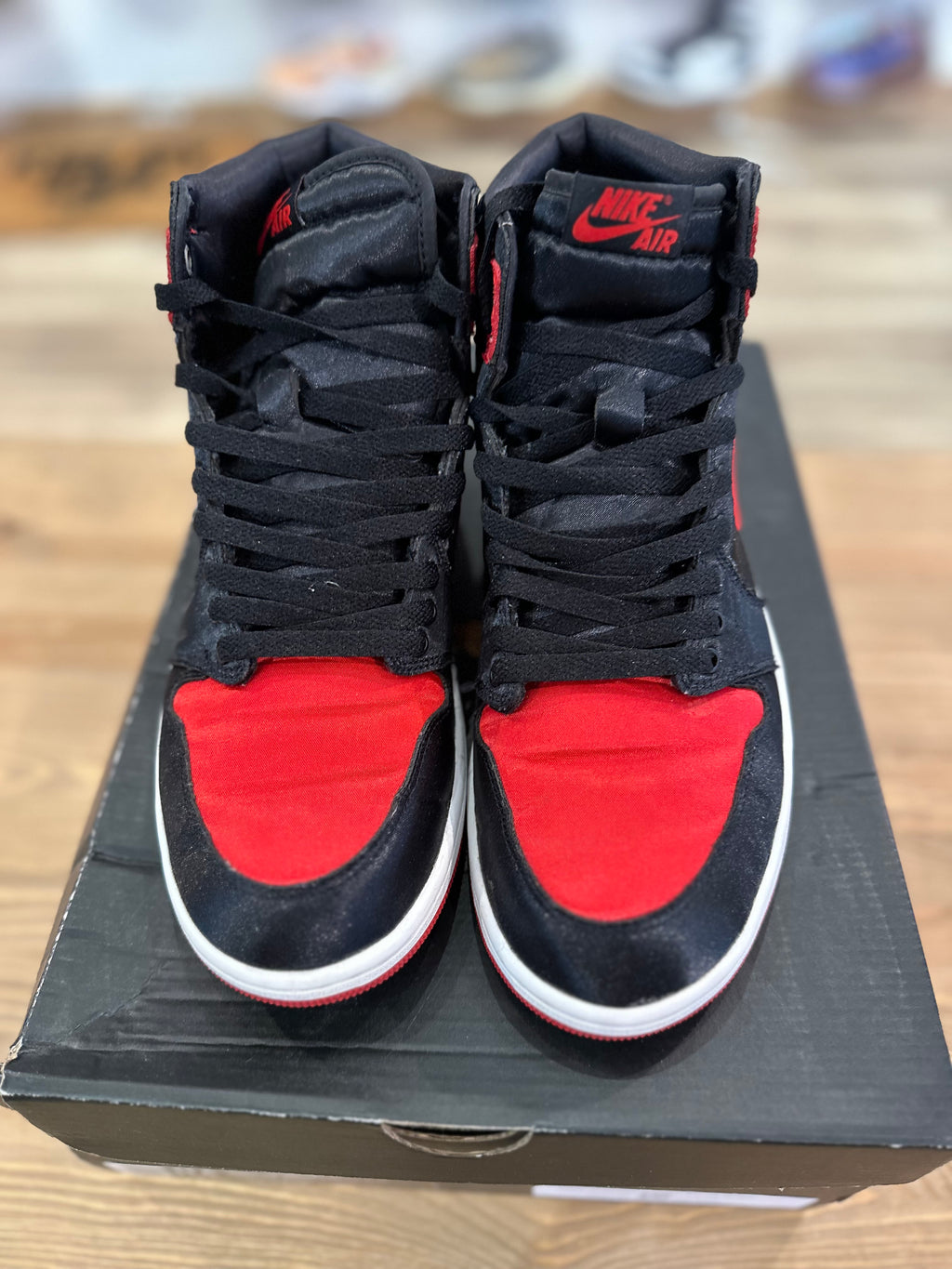 Nike Jordan 1 high satin bred ( taille 44 )