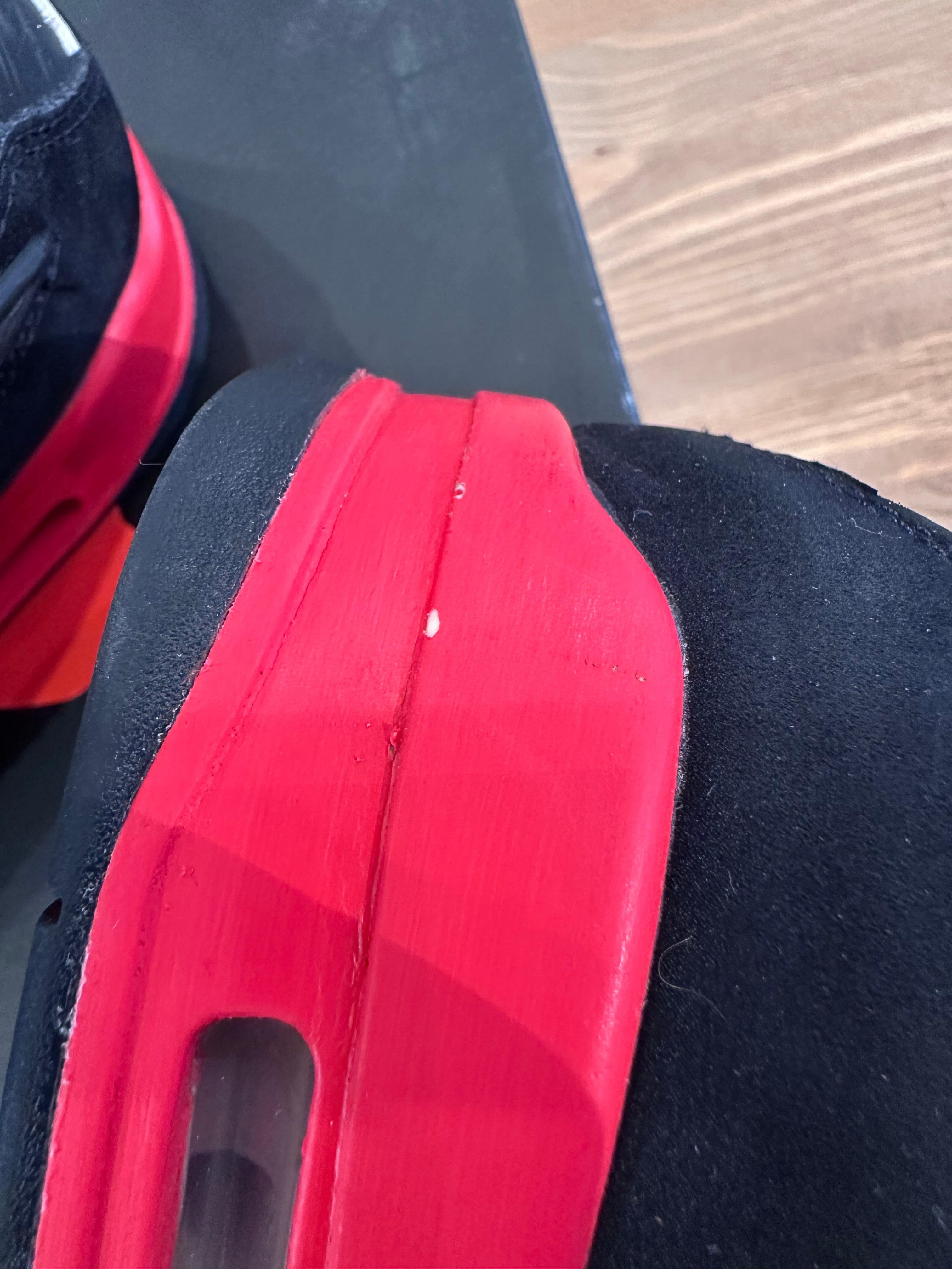 Nike Jordan 4 rétro red thunder ( taille 41 )