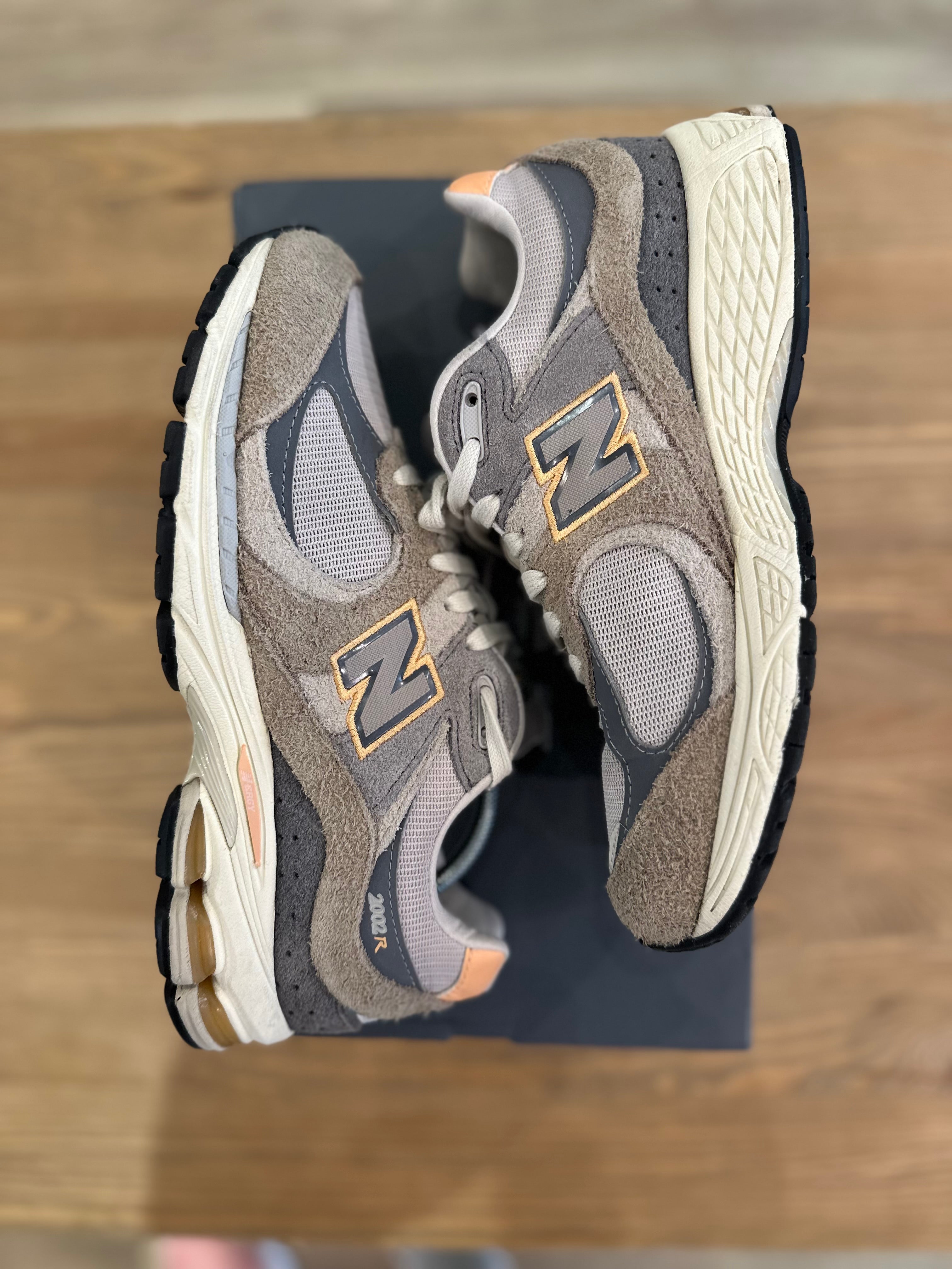 New balance 2002r mushroom hazy ( taille 39,5 )