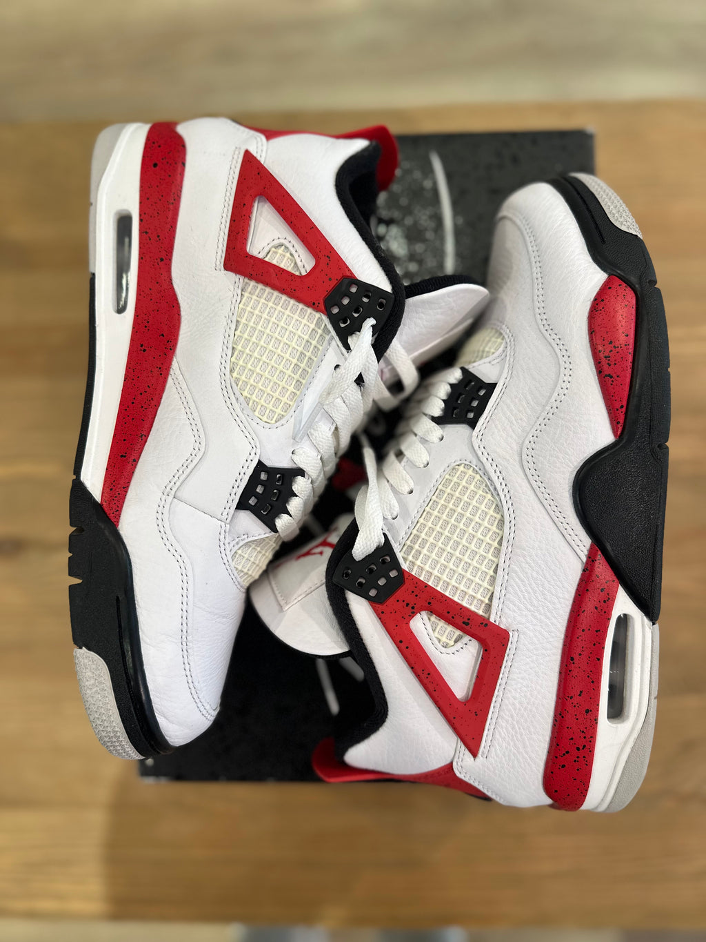 Nike Jordan 4 rétro red cément ( taille 43 )