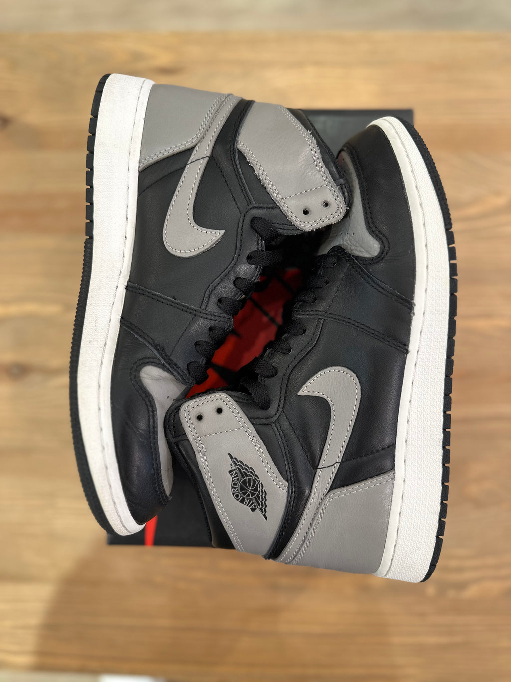 Nike Jordan 1 high shadow ( taille 40 )
