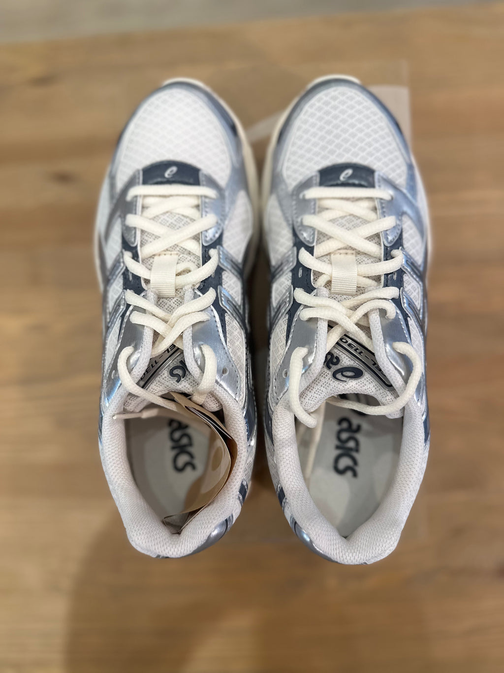 Asics gel 1130 cream carrier grey ( taille 40 )