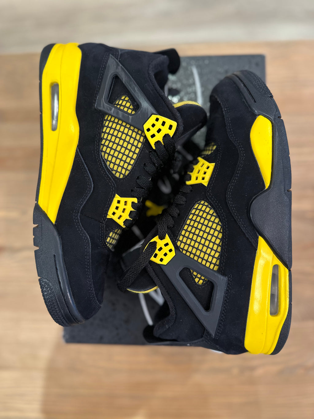 Nike Jordan 4 rétro yellow thunder ( taille 41 )
