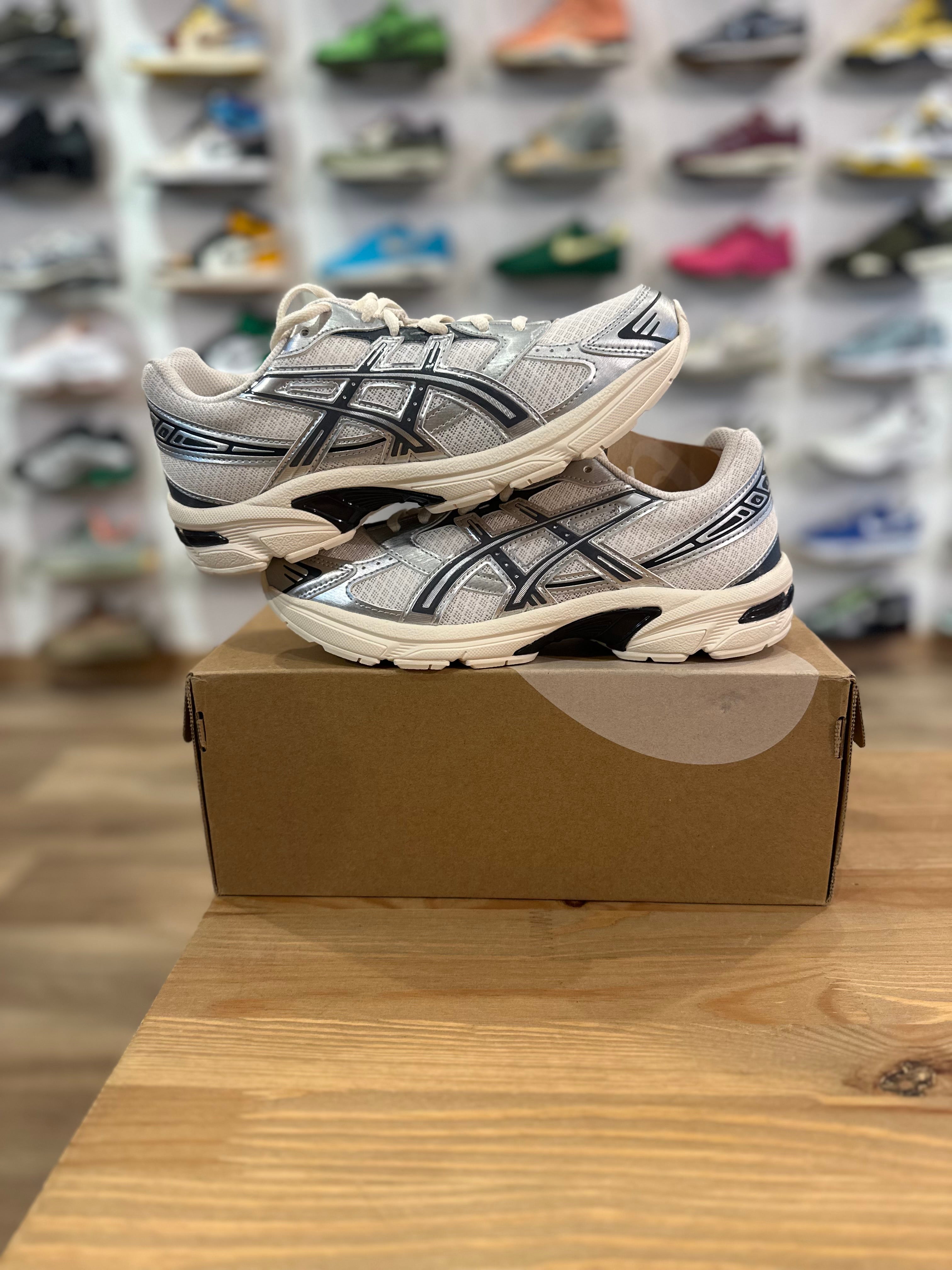 Asics gel 1130 cream carrier grey ( taille 40 )