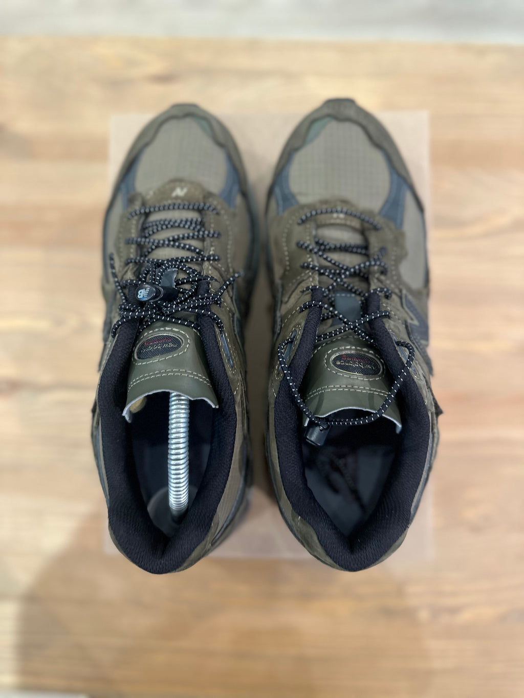 New balance 2002r protection pack dark Moss ( taille 41,5 )