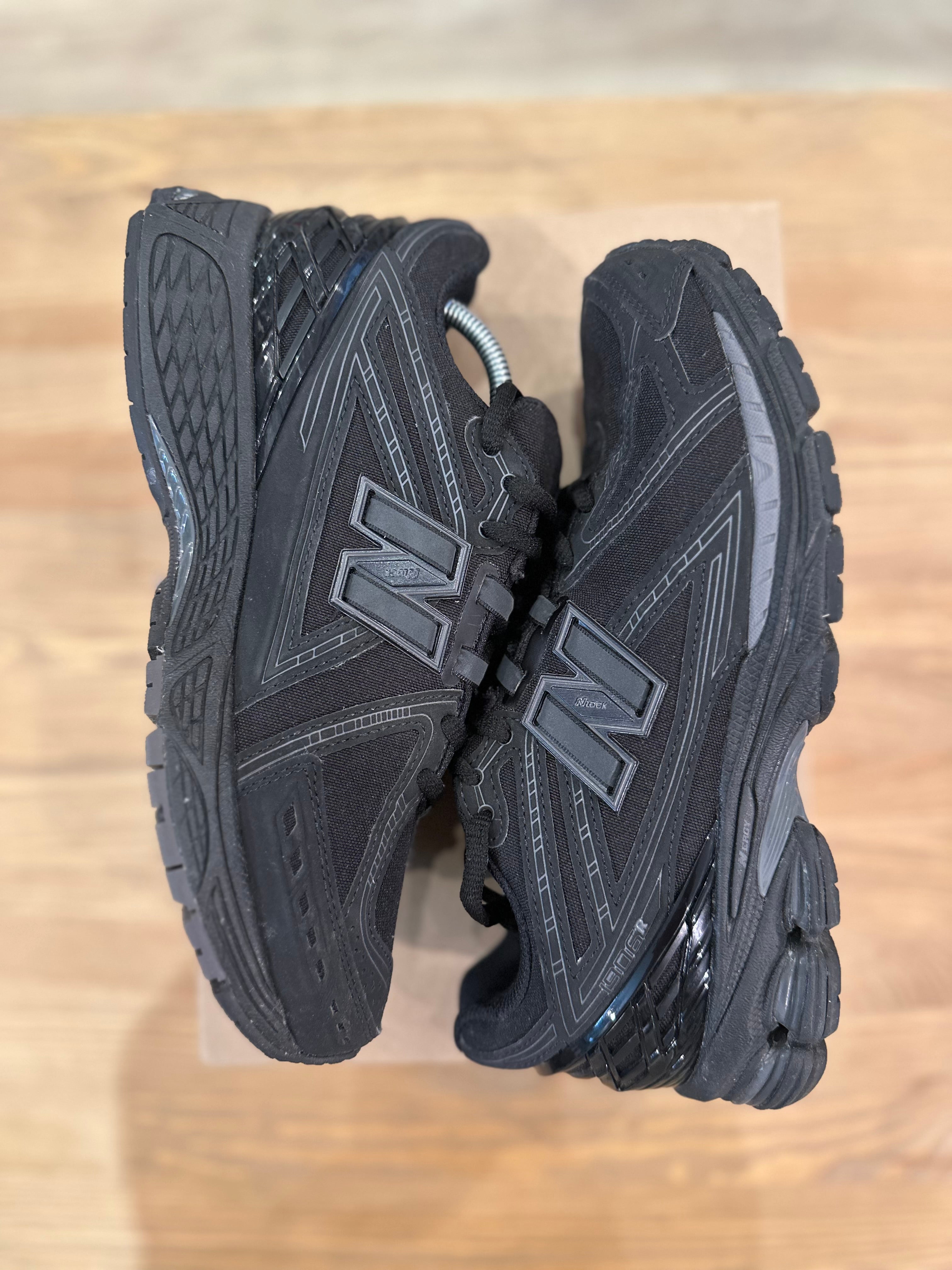 New balance 1906r triple black ( taille 39,5 )
