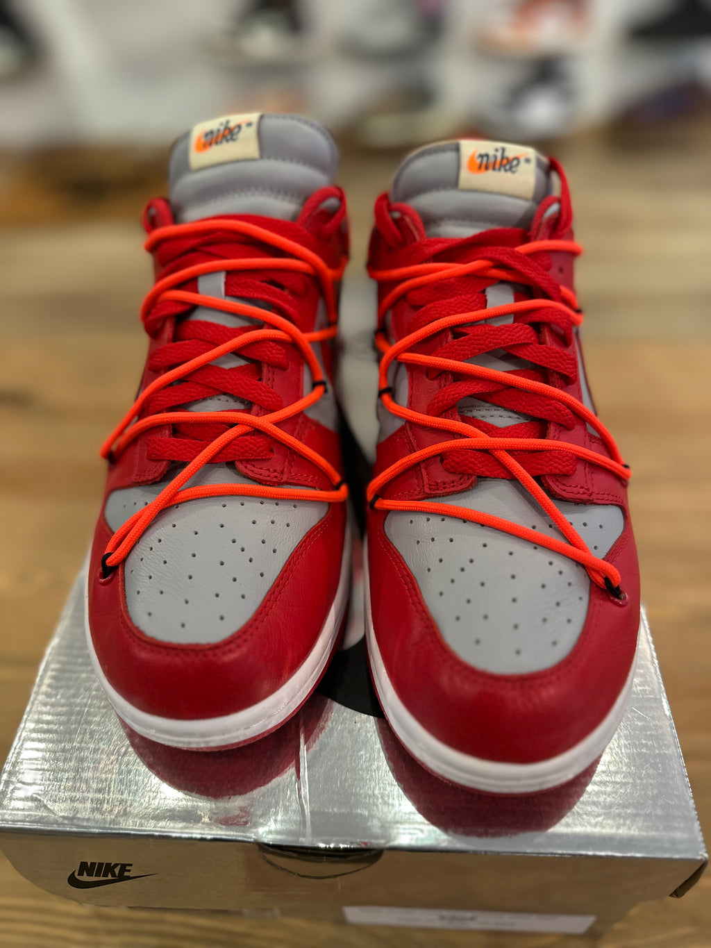 Nike dunk low off White university red ( taille 44 )